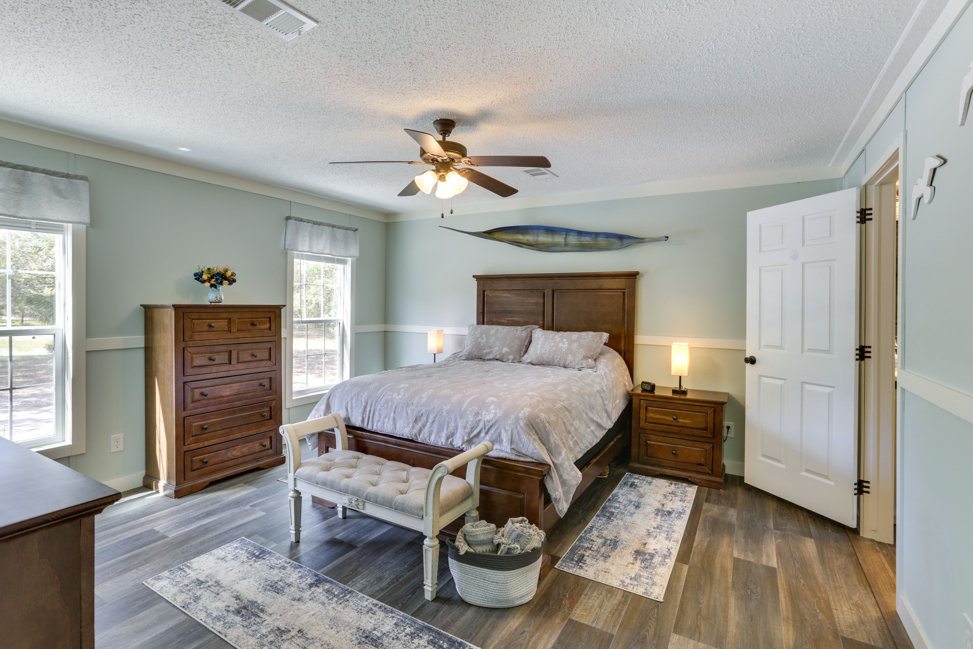 Bedroom 1 | Queen Bed | En-Suite Bath