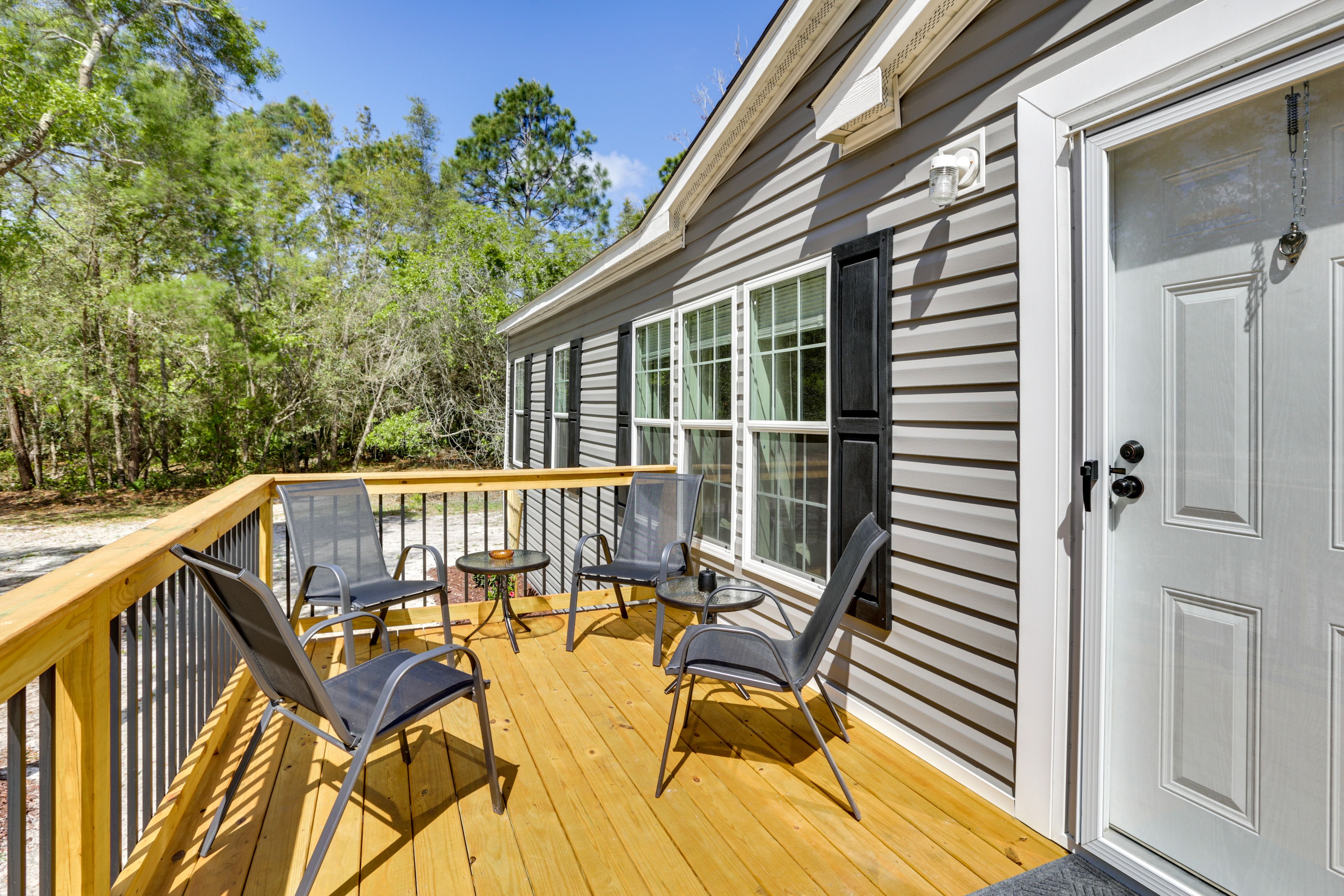 Front Patio | Sitting Area | Keyless Entry