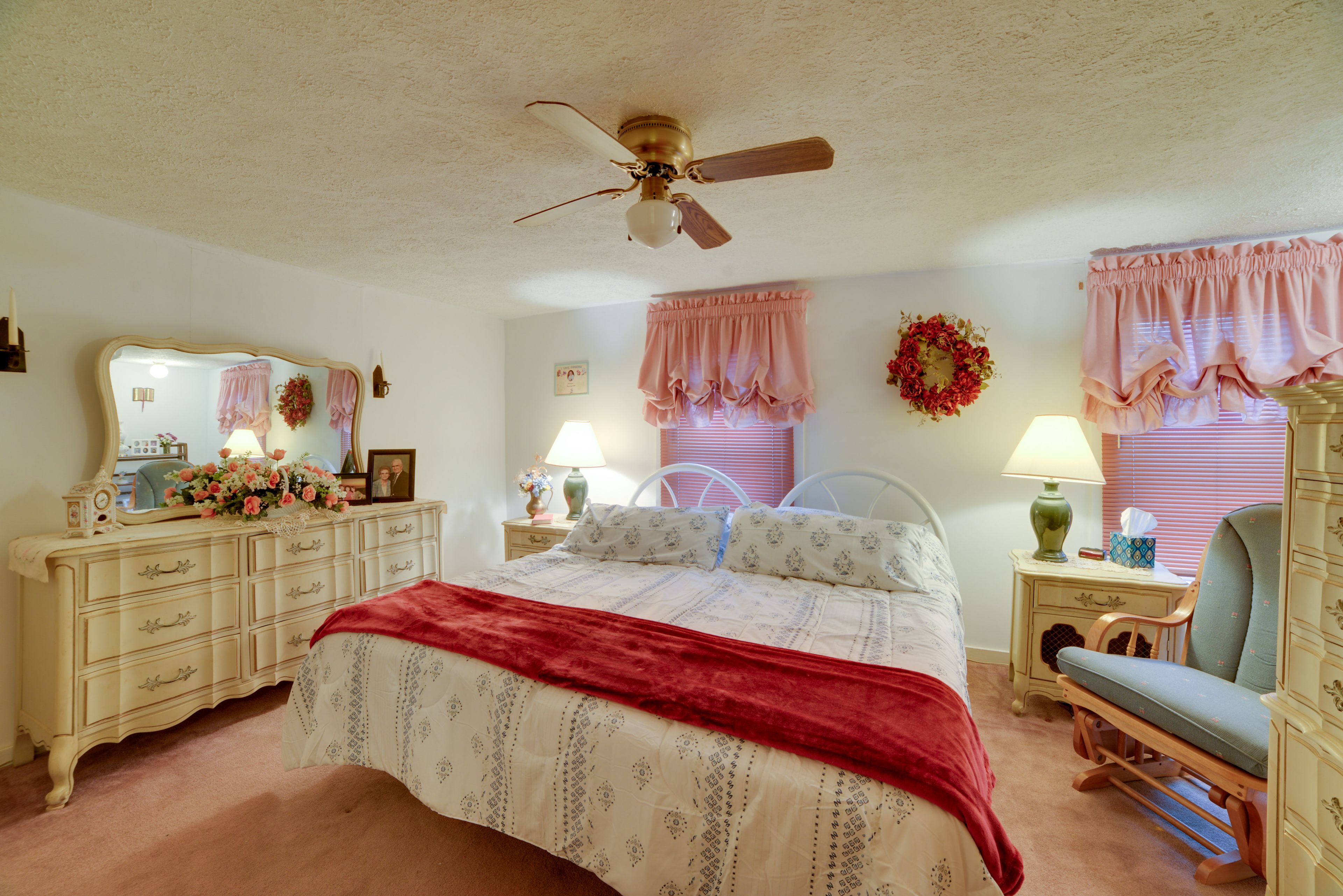 Bedroom 1 | King Bed | Flat-Screen TV w/ Cable
