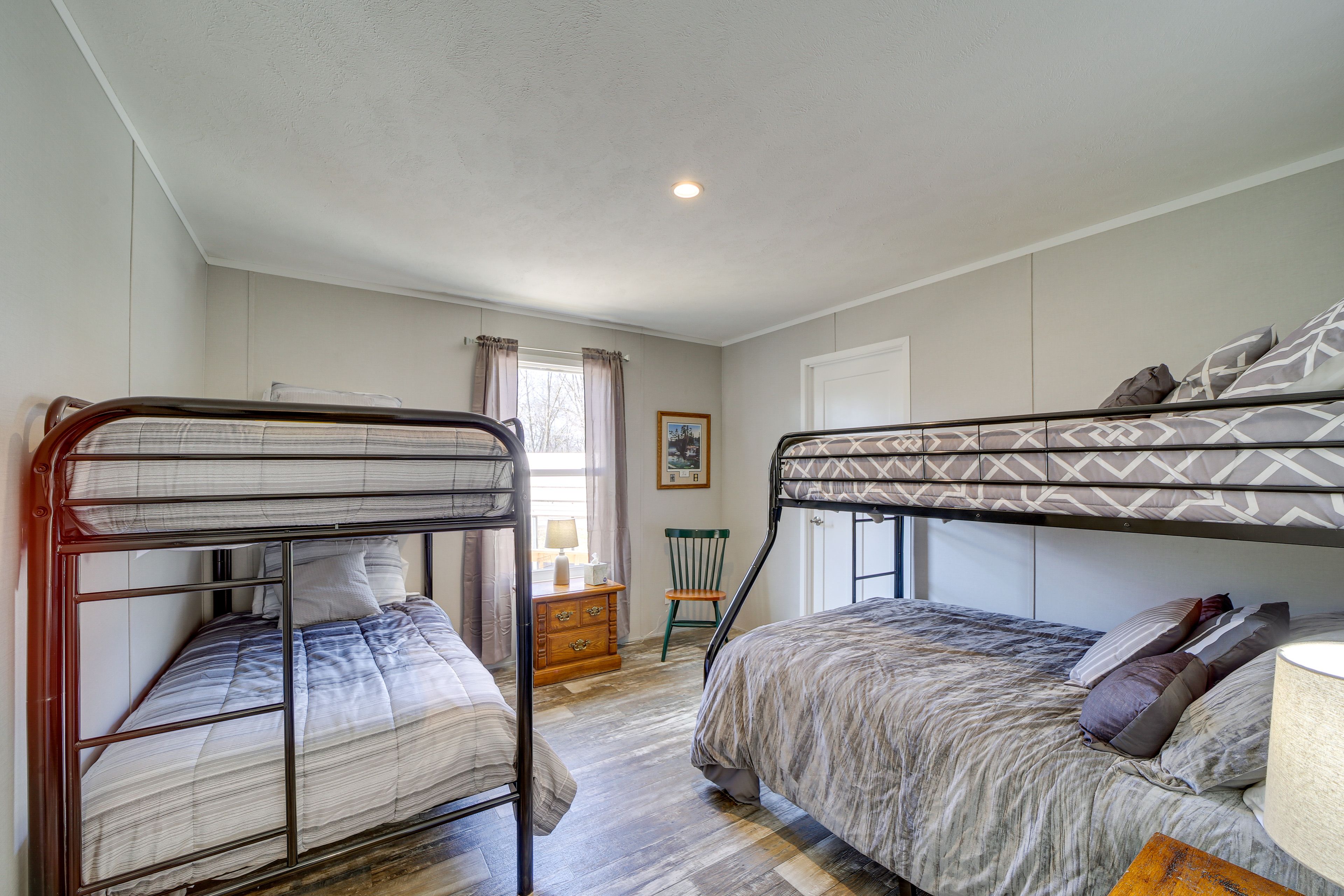 Bedroom 2 | Twin Bunk Bed | Twin/Full Bunk Bed