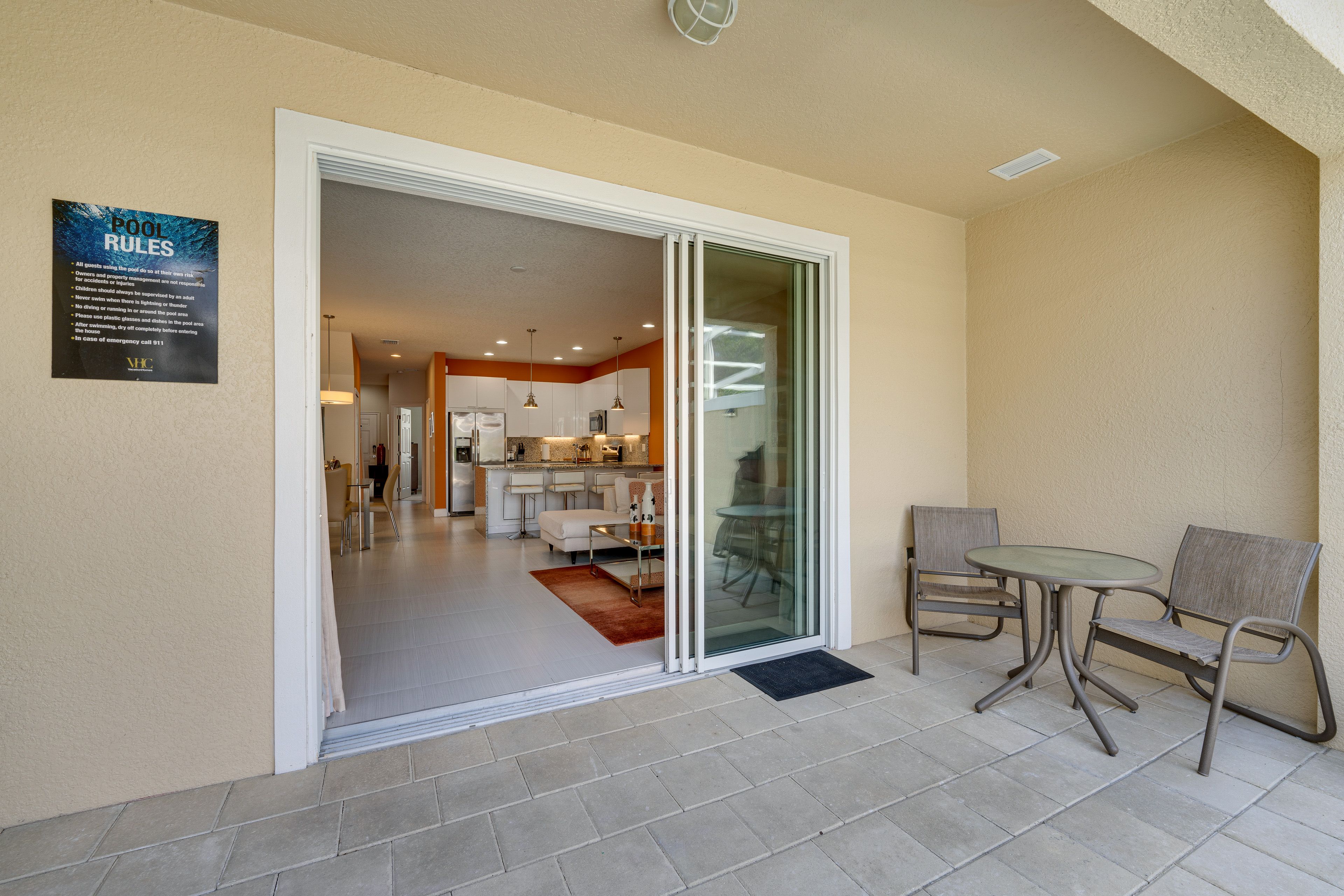 Lanai | Outdoor Dining Area