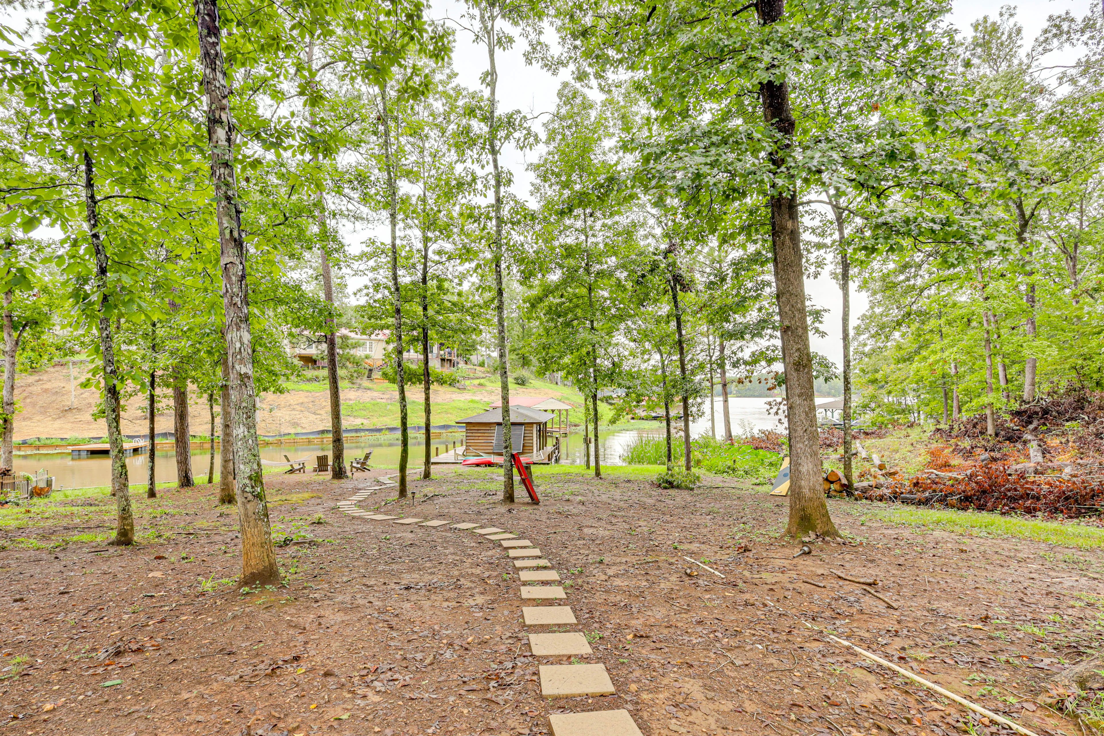 Private Yard | Fire Pit | Hammocks