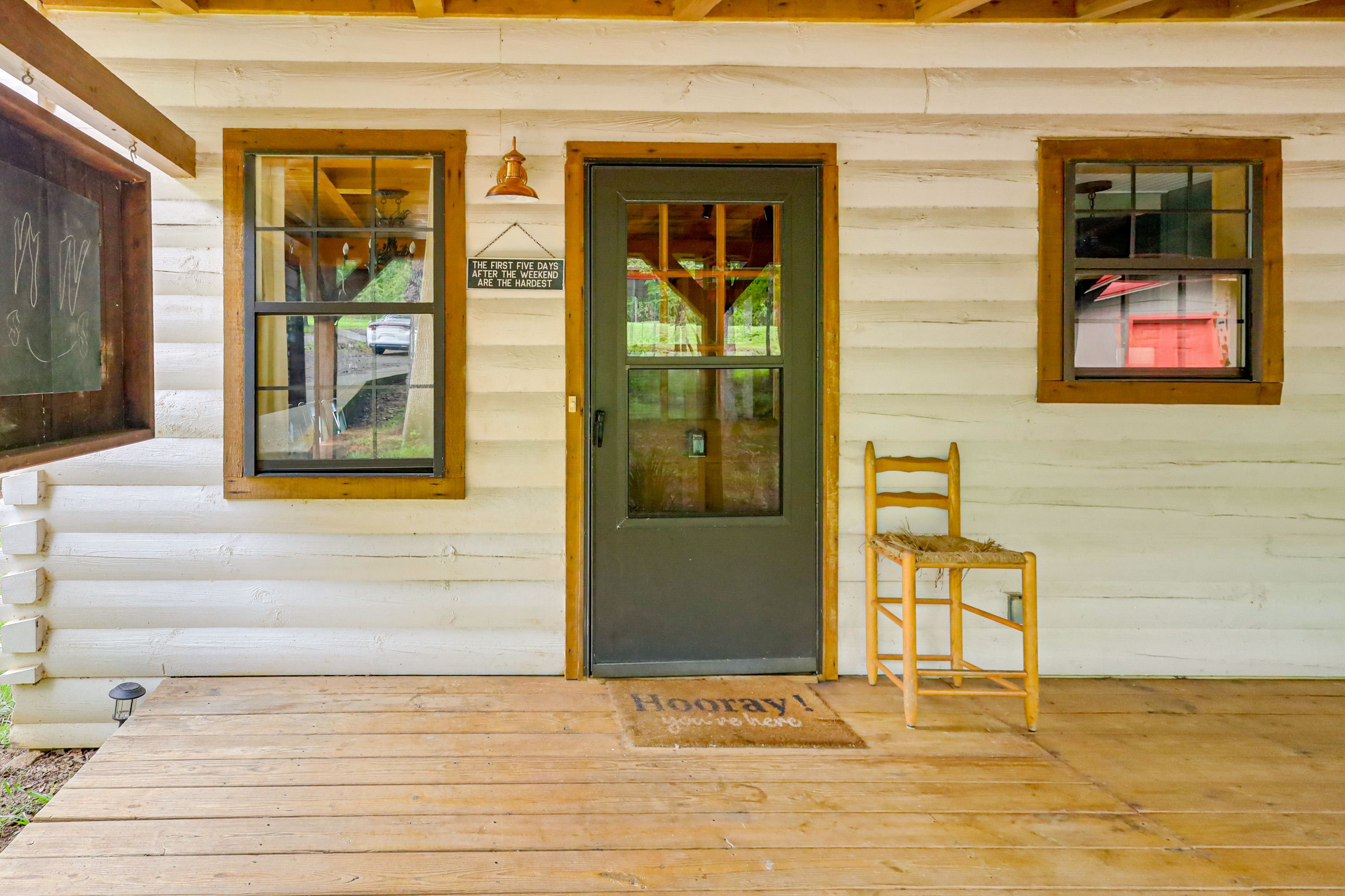 Porch | Outdoor Games | Outdoor Dining Area