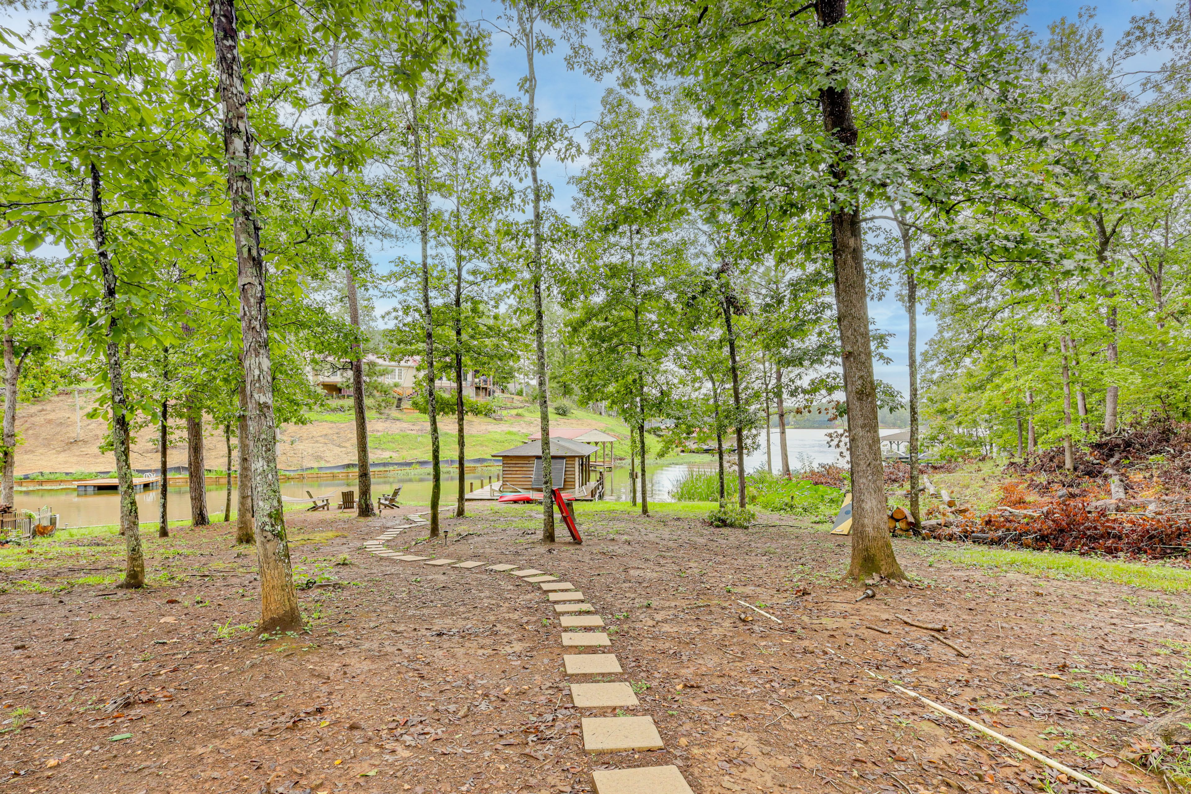 Private Yard | Fire Pit | Hammocks