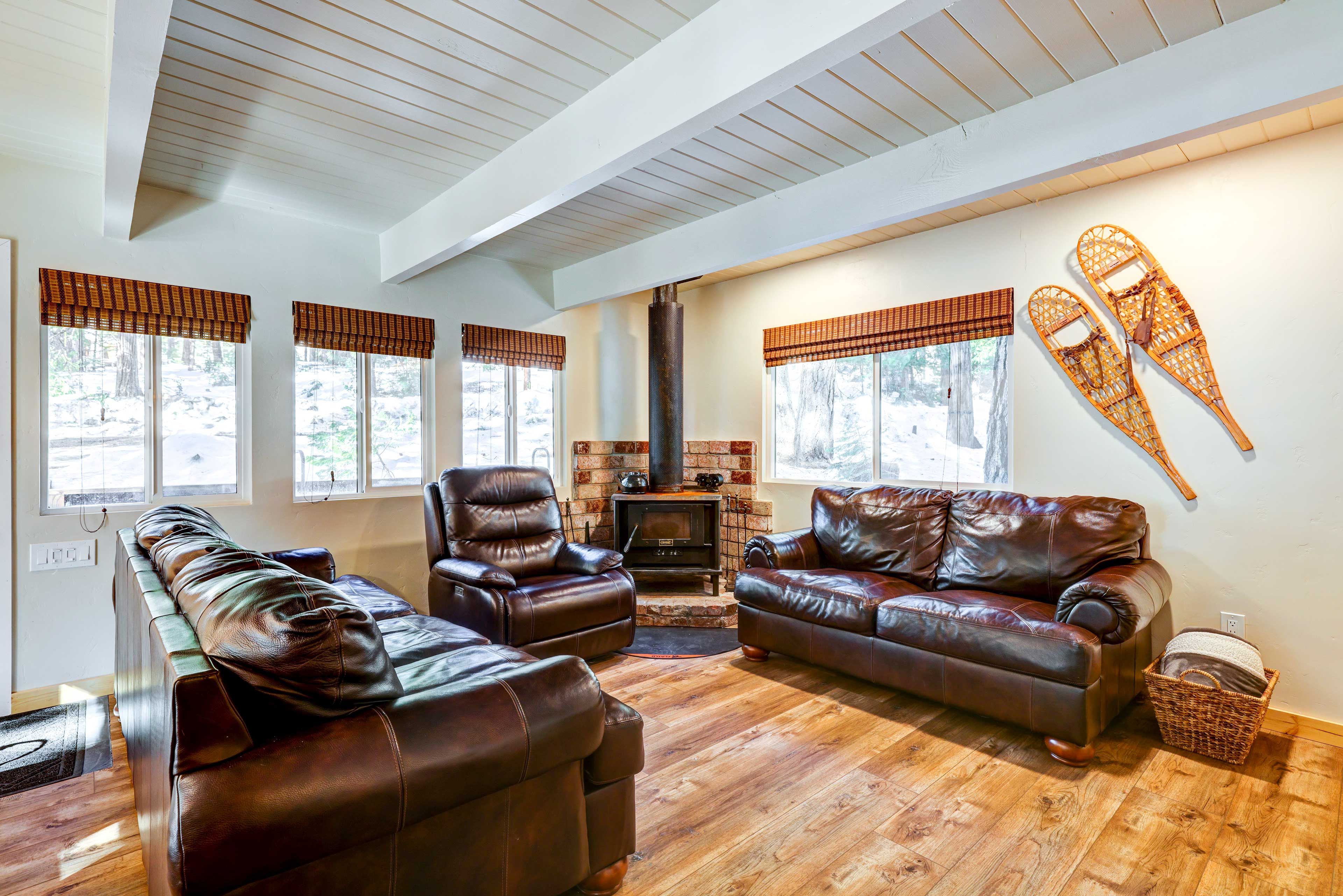 Living Room | Central A/C | Free WiFi