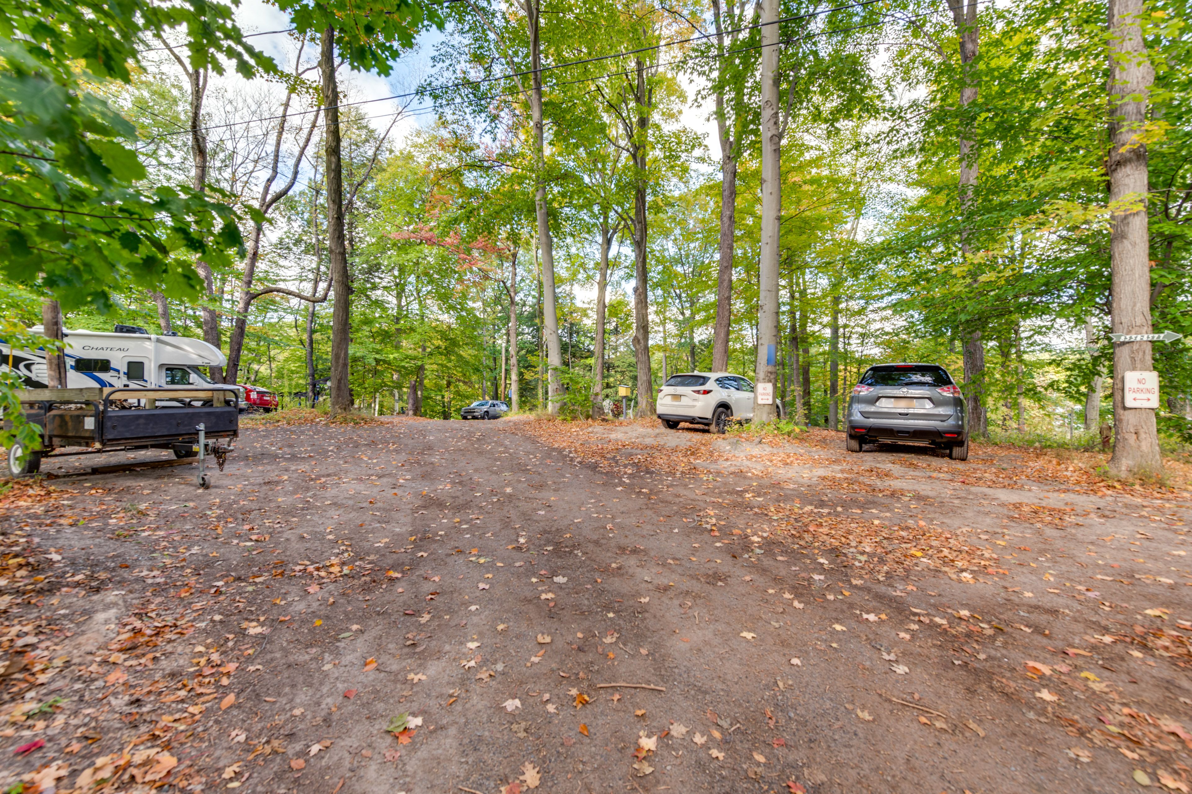 Community Dirt Driveway (2 Vehicles)