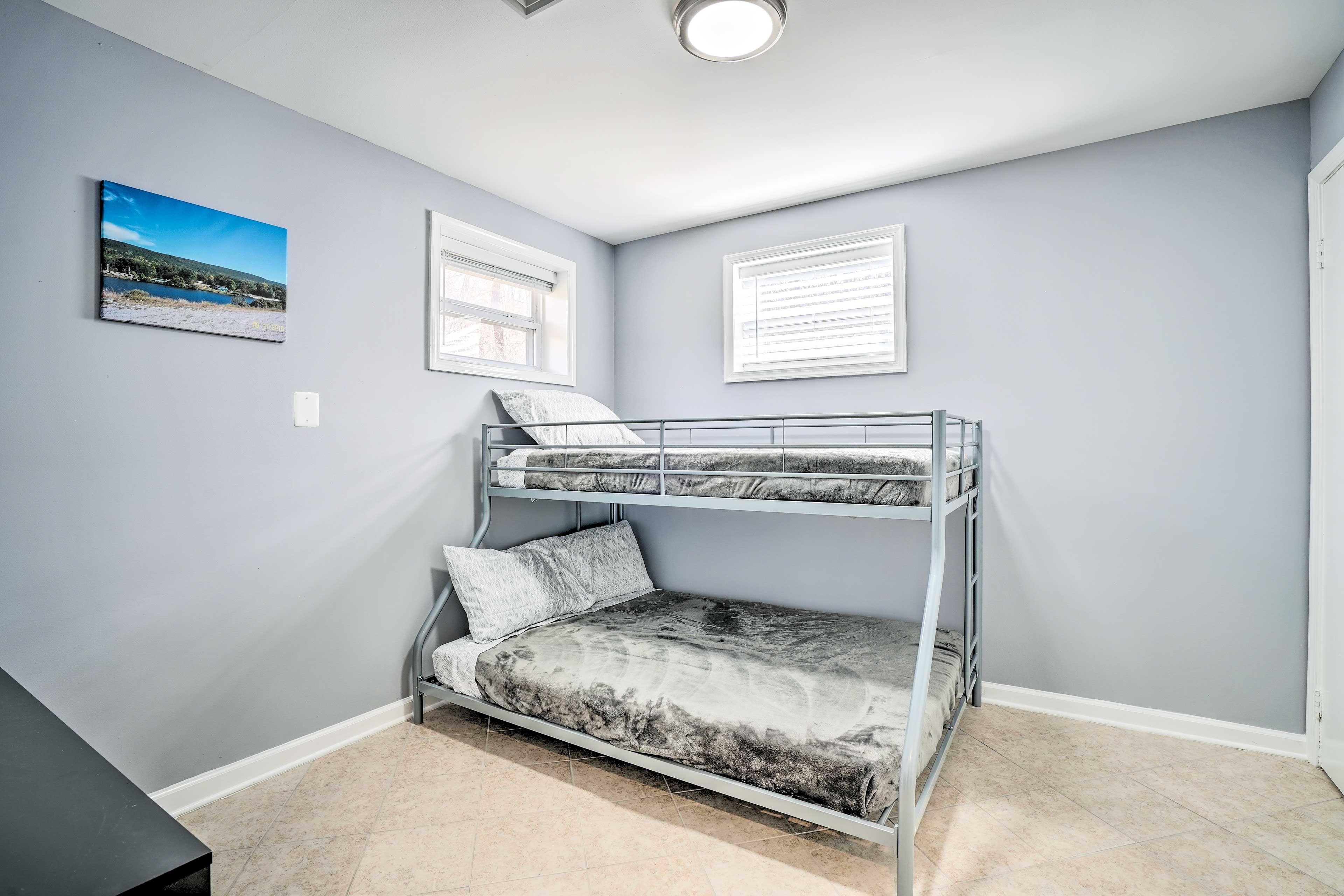 Bedroom 2 | Main Level | Twin/Full Bunk Bed | Smart TV