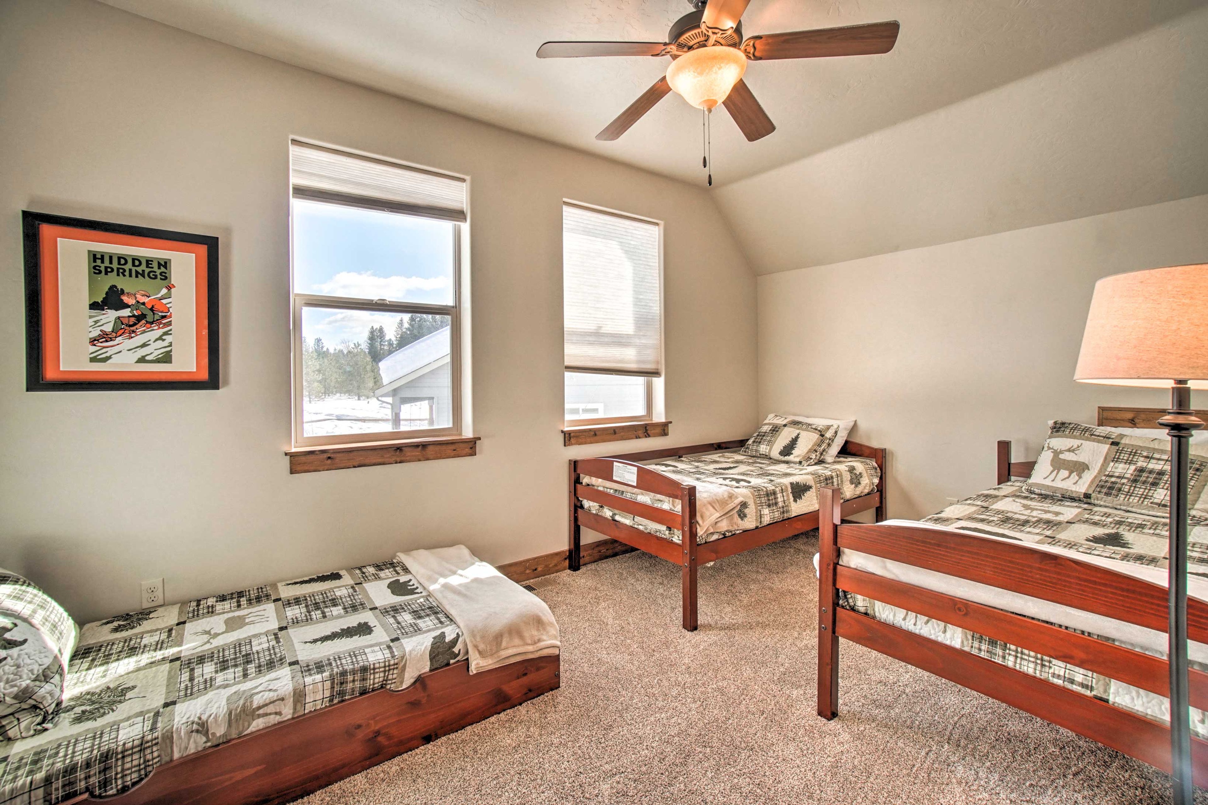 Bedroom 4 | 3 Twin Beds