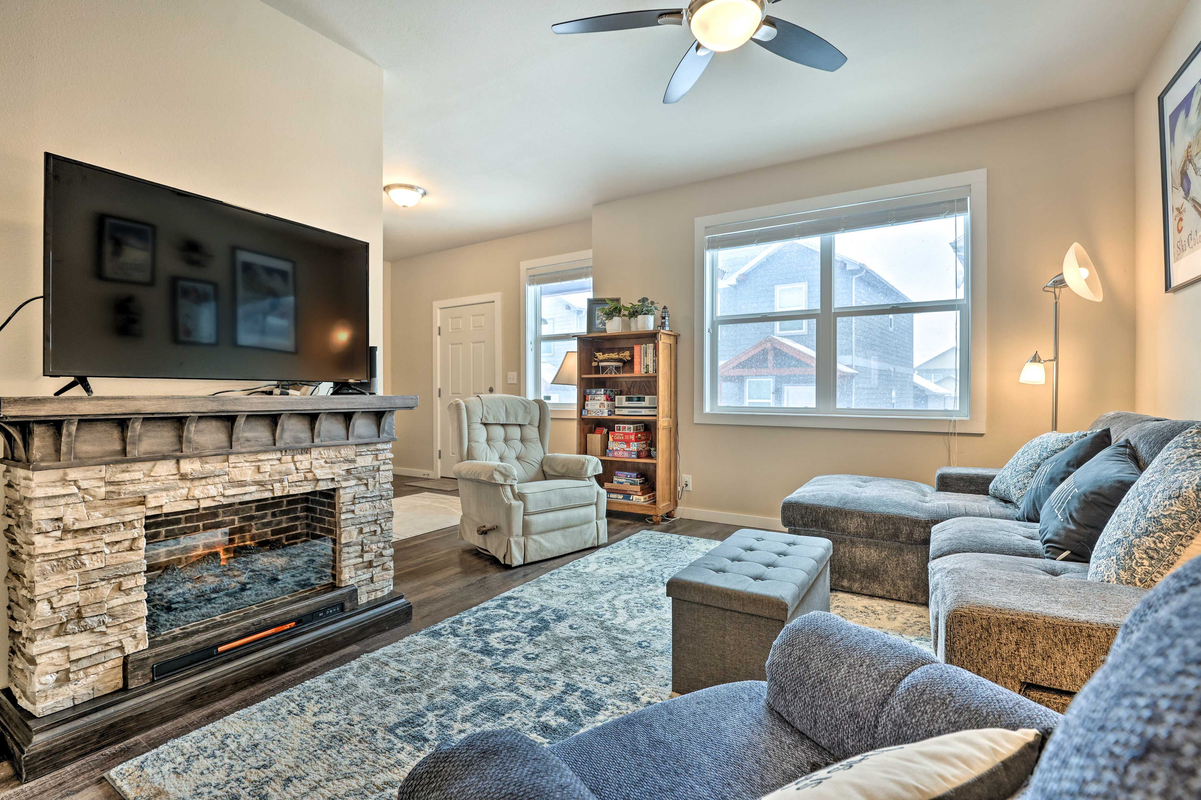 Living Room | Smart TV | Electric Fireplace | Full Sleeper Sofa