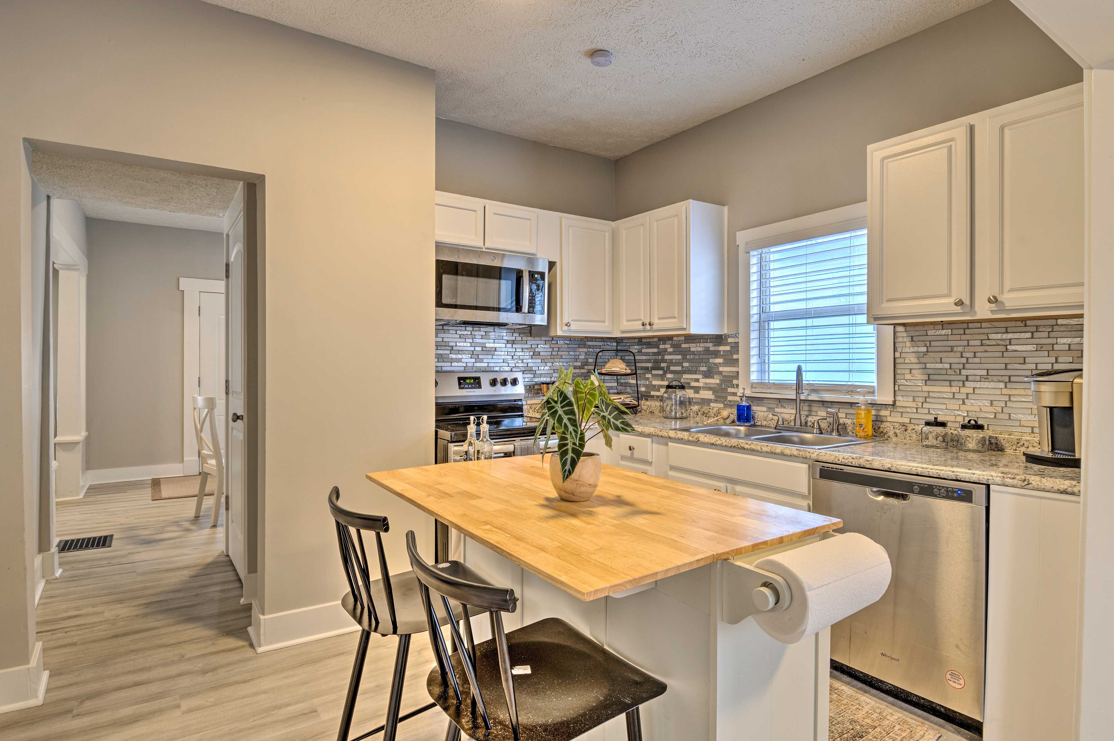 Kitchen | 1st Floor | Dishwasher | Coffee Maker | Cooking Basics