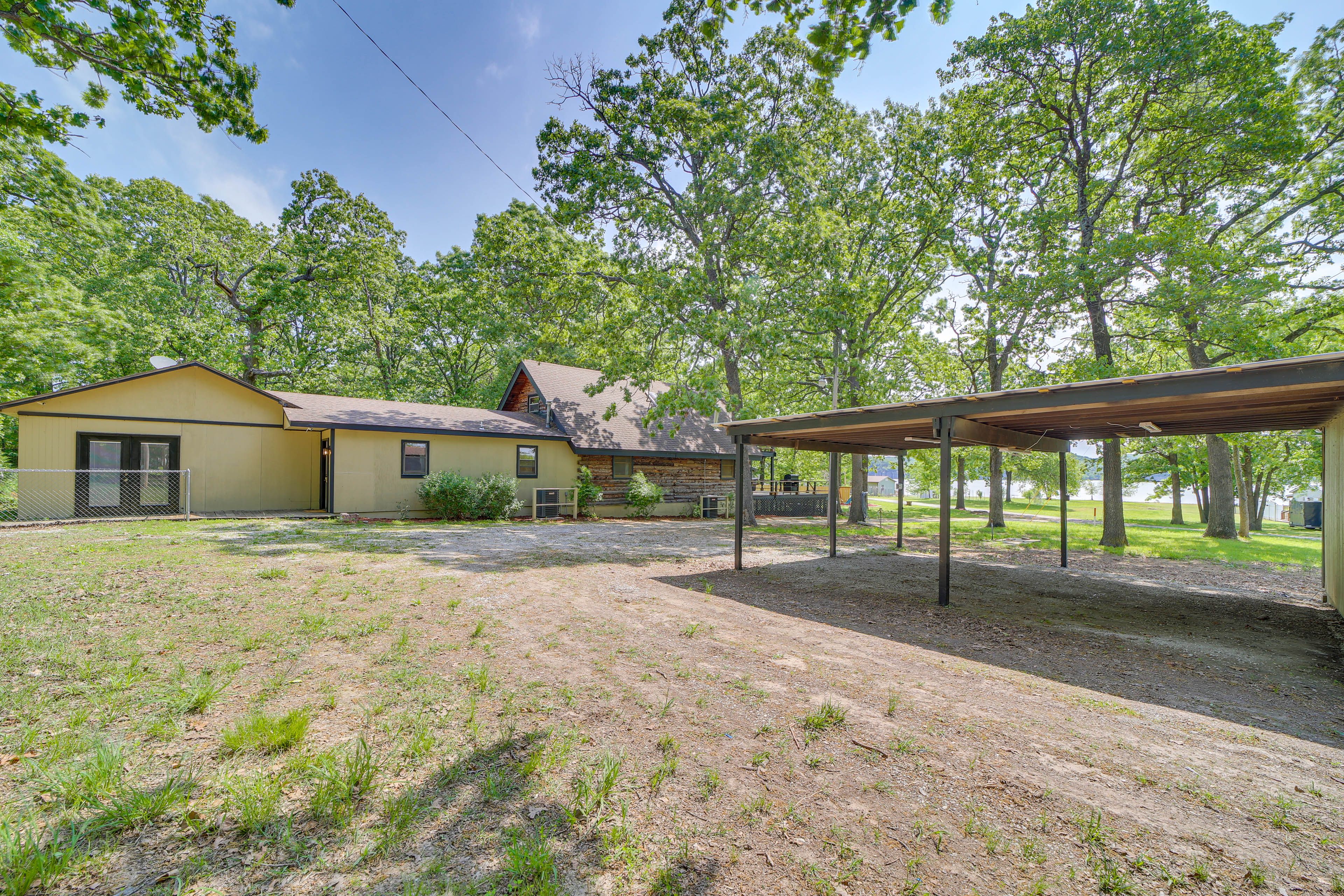 Parking | Carport (2 Vehicles) | Driveway (2 Vehicles)