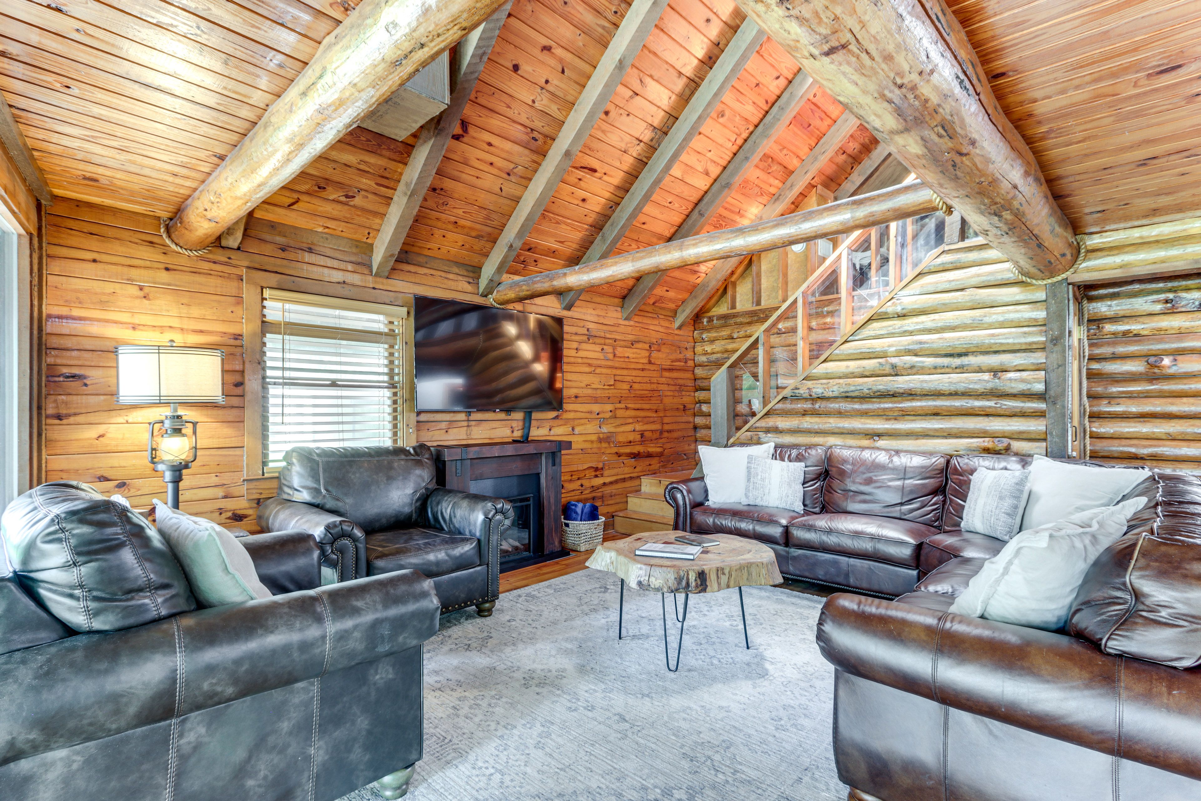 Living Area | Smart TV