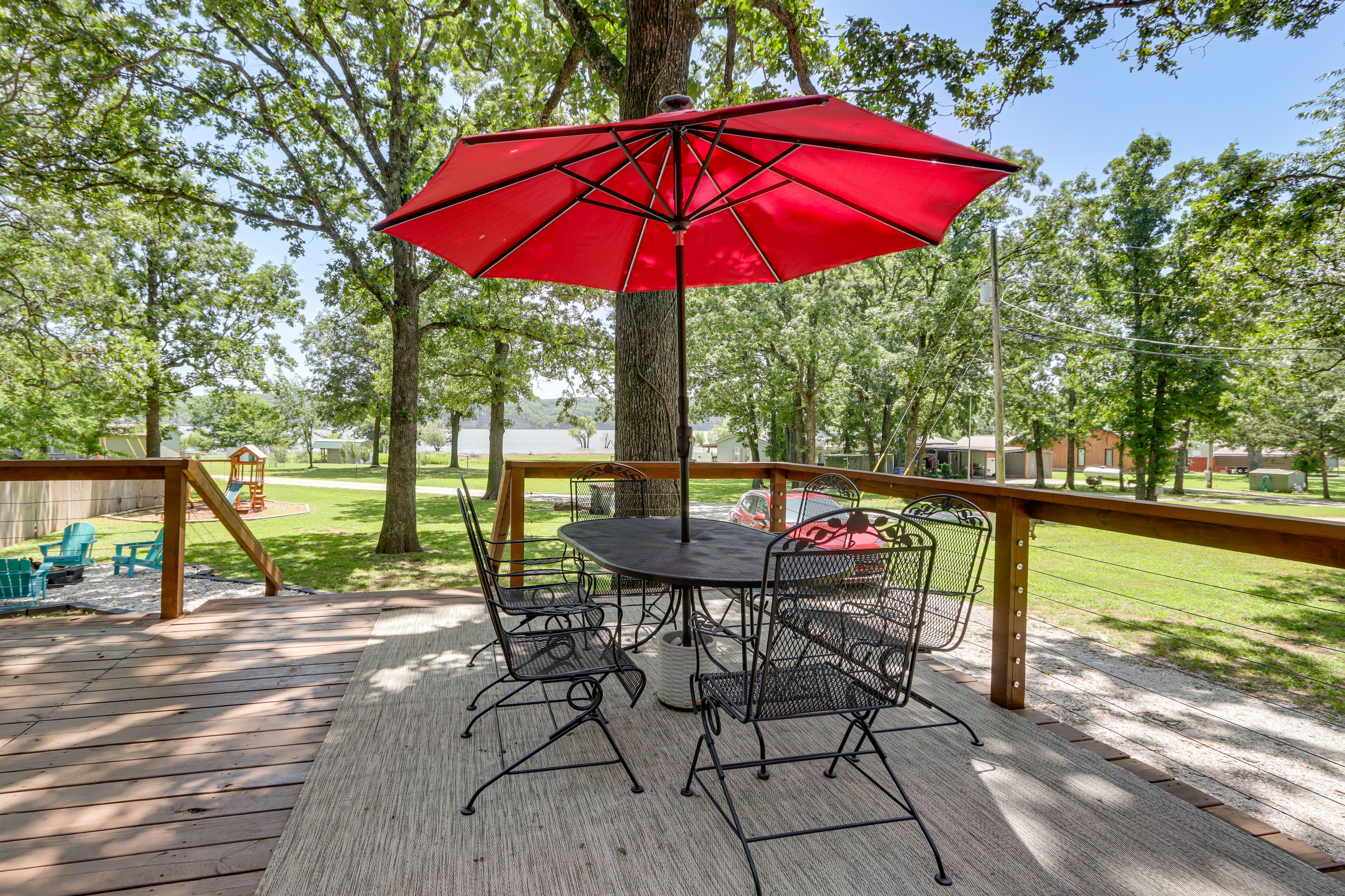 Deck | Gas Grill | Hot Tub