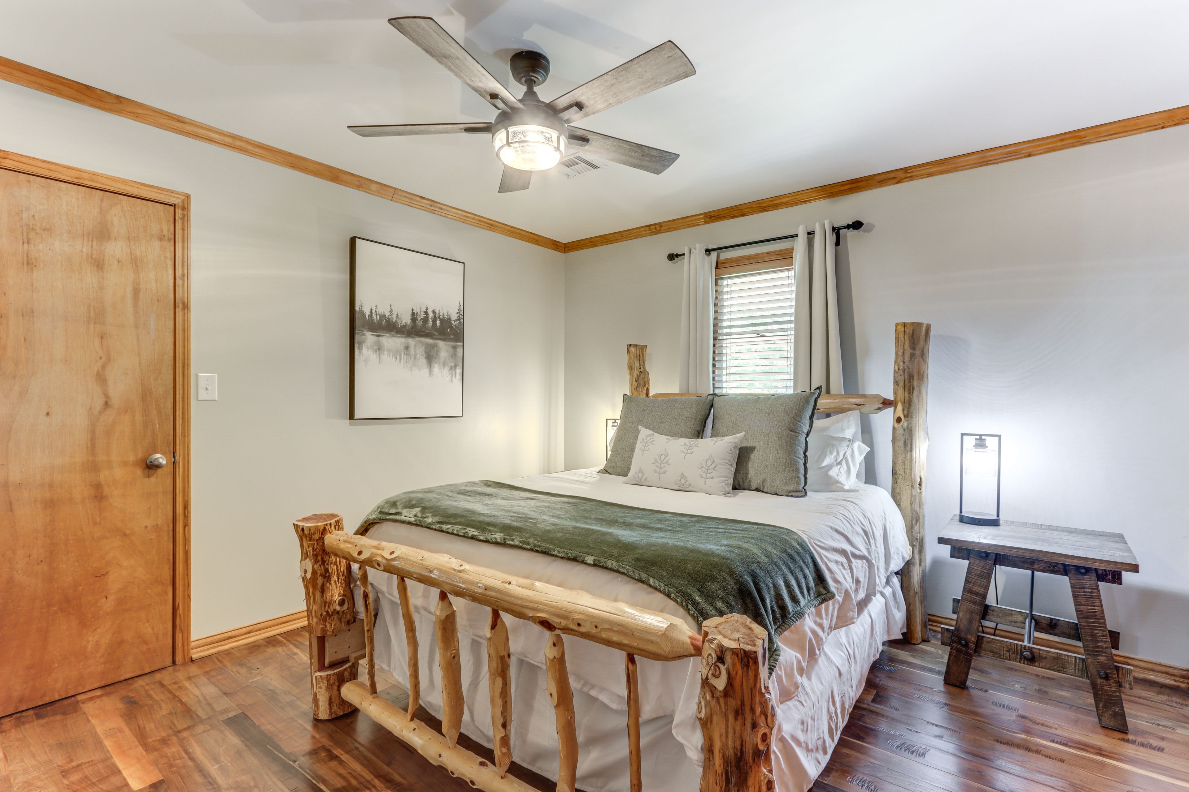 Bedroom 2 | Queen Bed