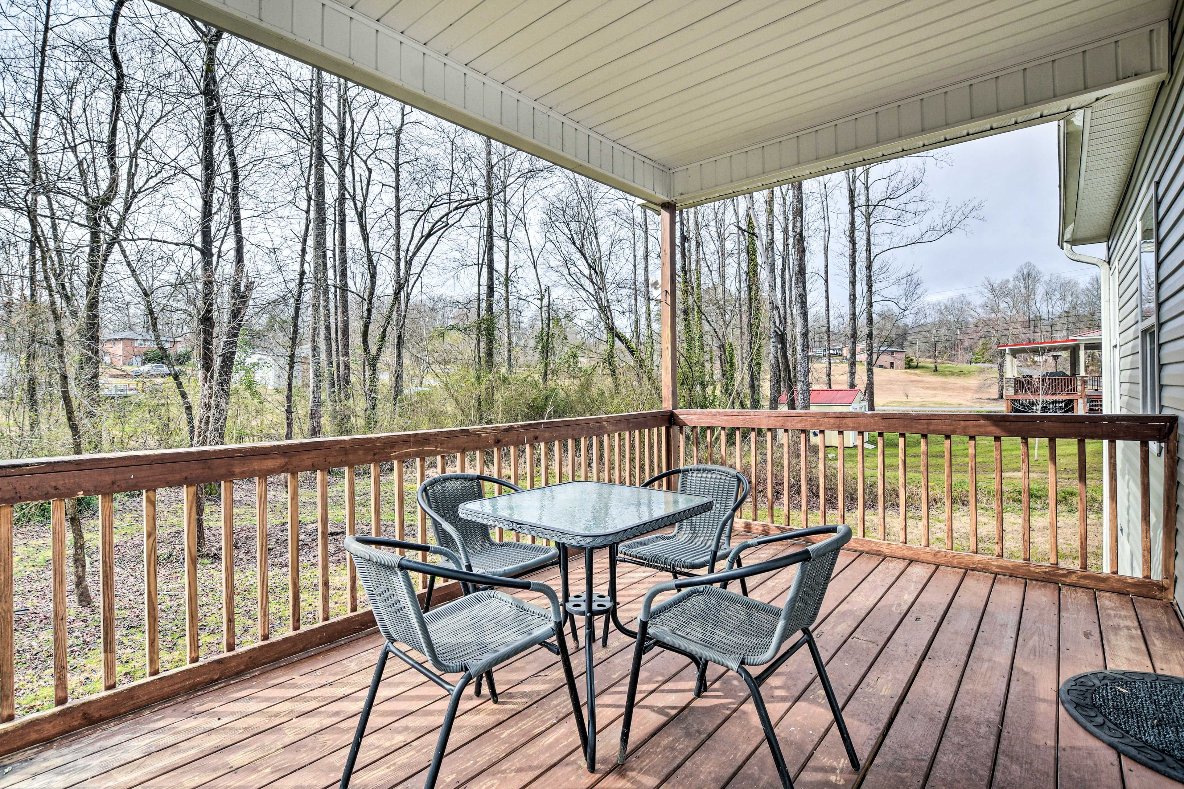 Deck | Doorbell Camera | Single-Story Interior | Free WiFi