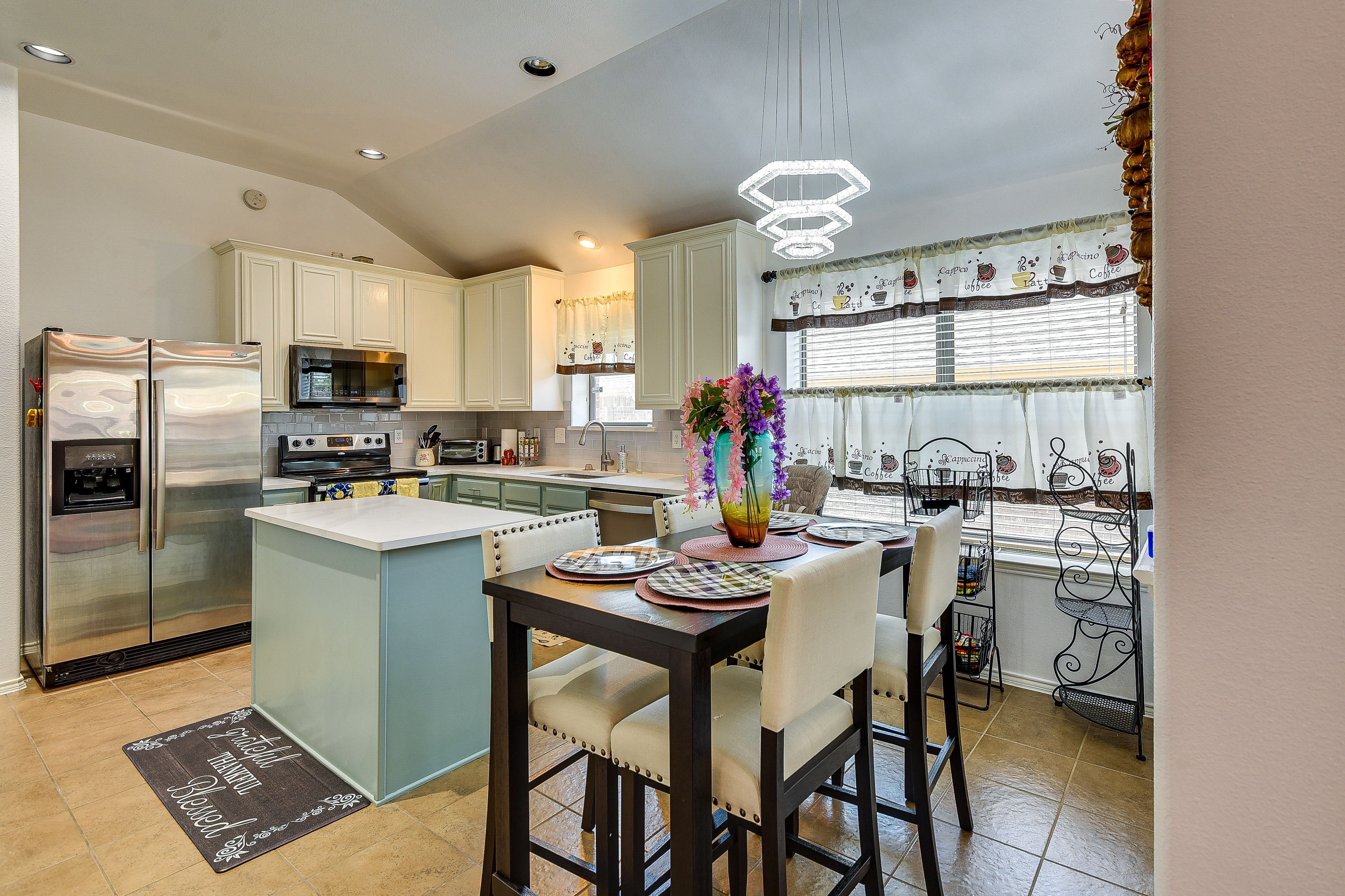 Fully Equipped Kitchen | Coffee Maker | Toaster Oven