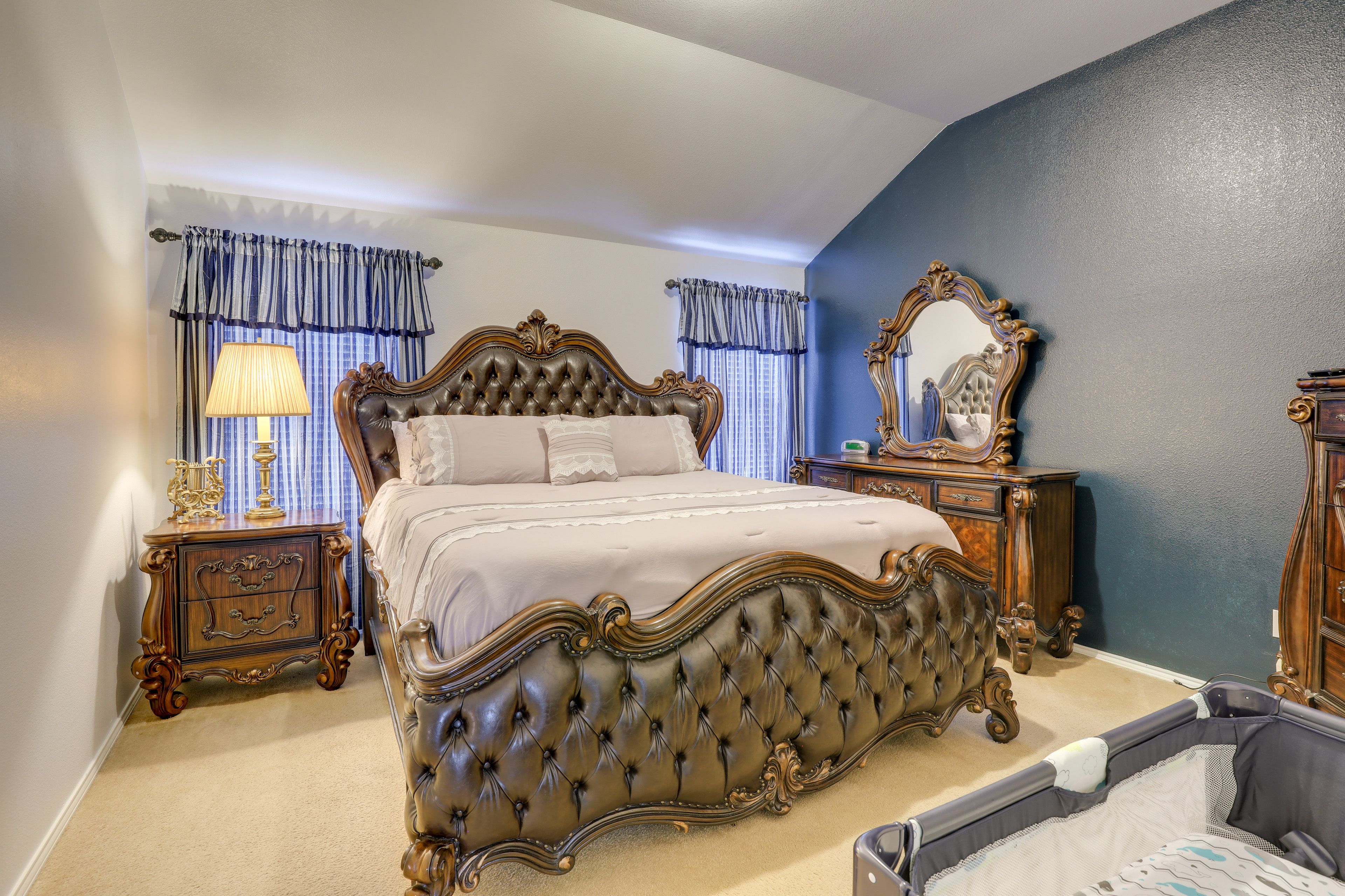 Bedroom 1 | King Bed | En-Suite Bathroom | Pack 'n Play