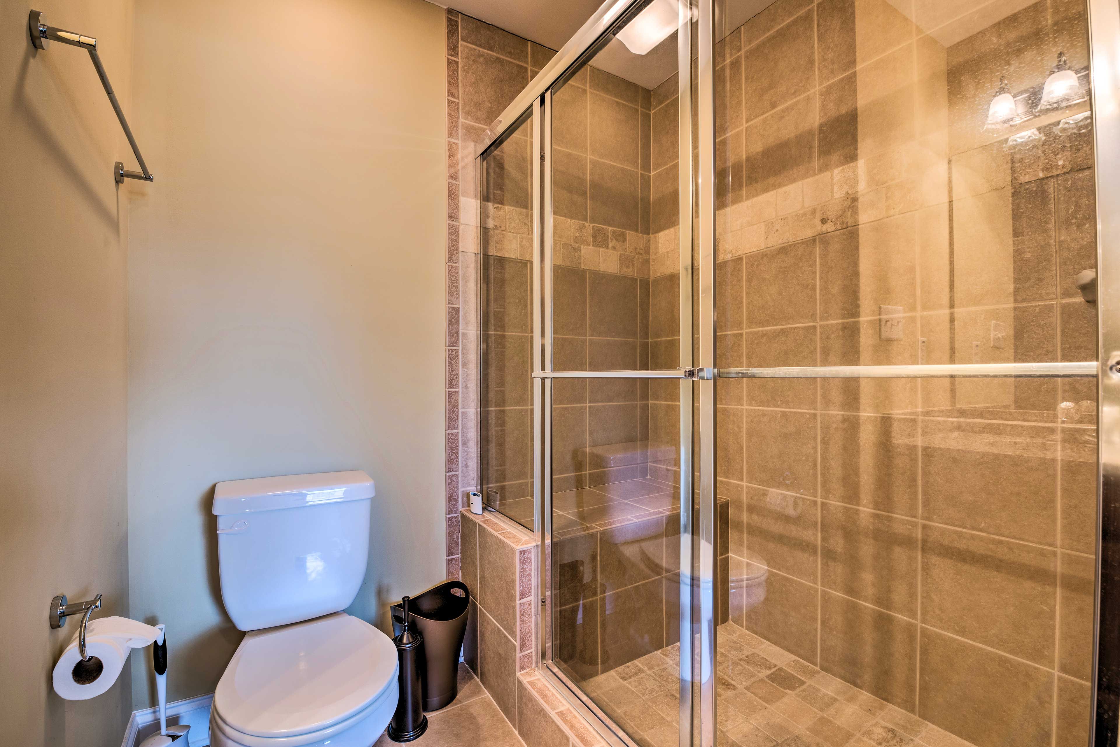 En-Suite Bathroom | Complimentary Toiletries