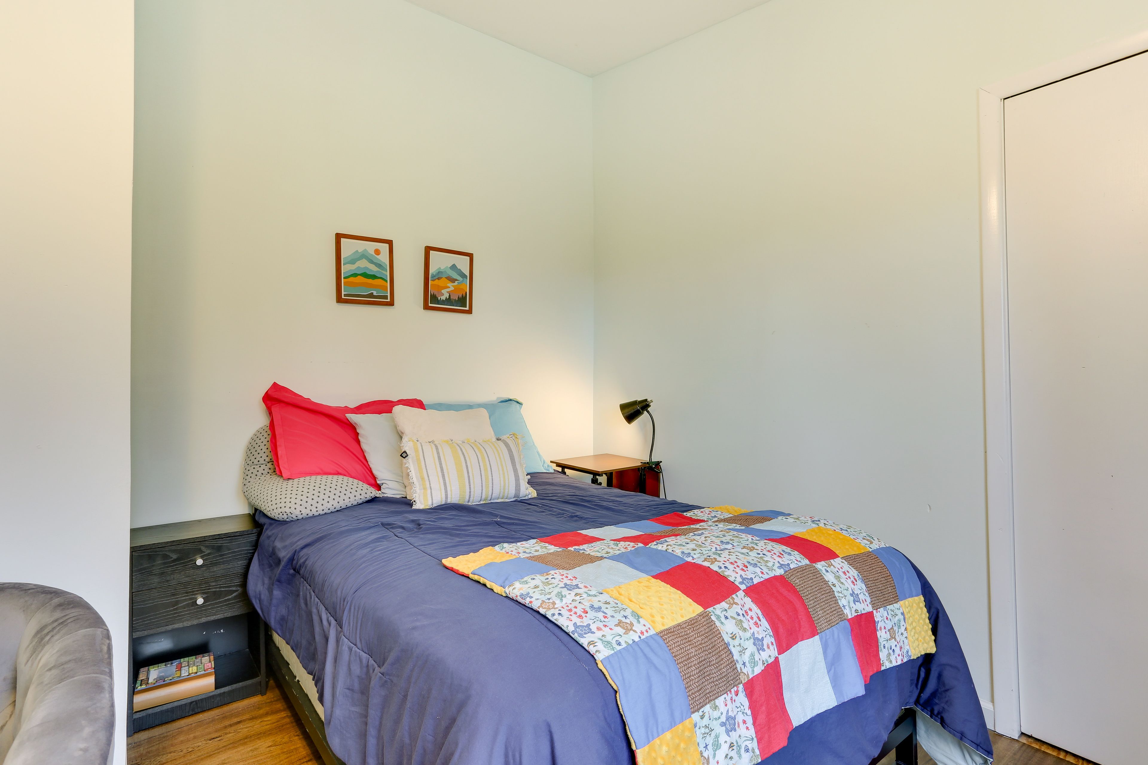 Bedroom 3 | Upper Level | Full Bed | Smart TV | Desk Workspace