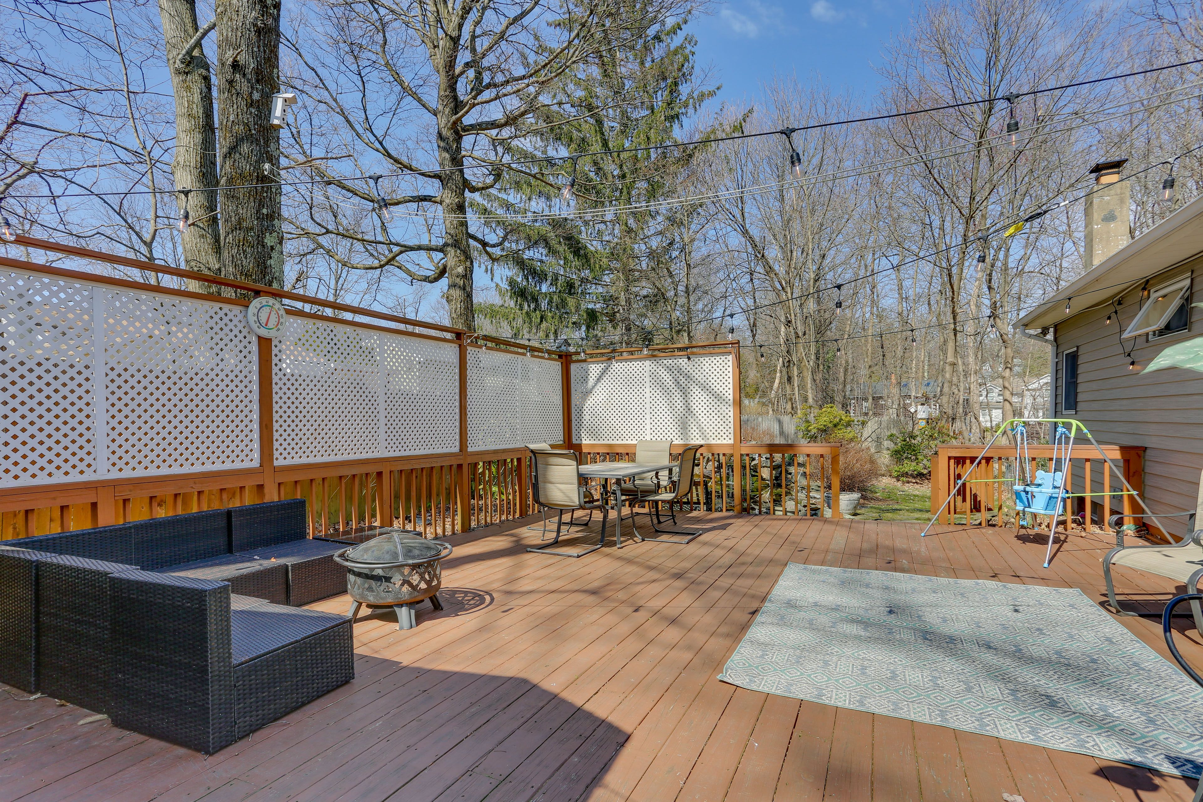Deck | Fire Pit | Gas Grill