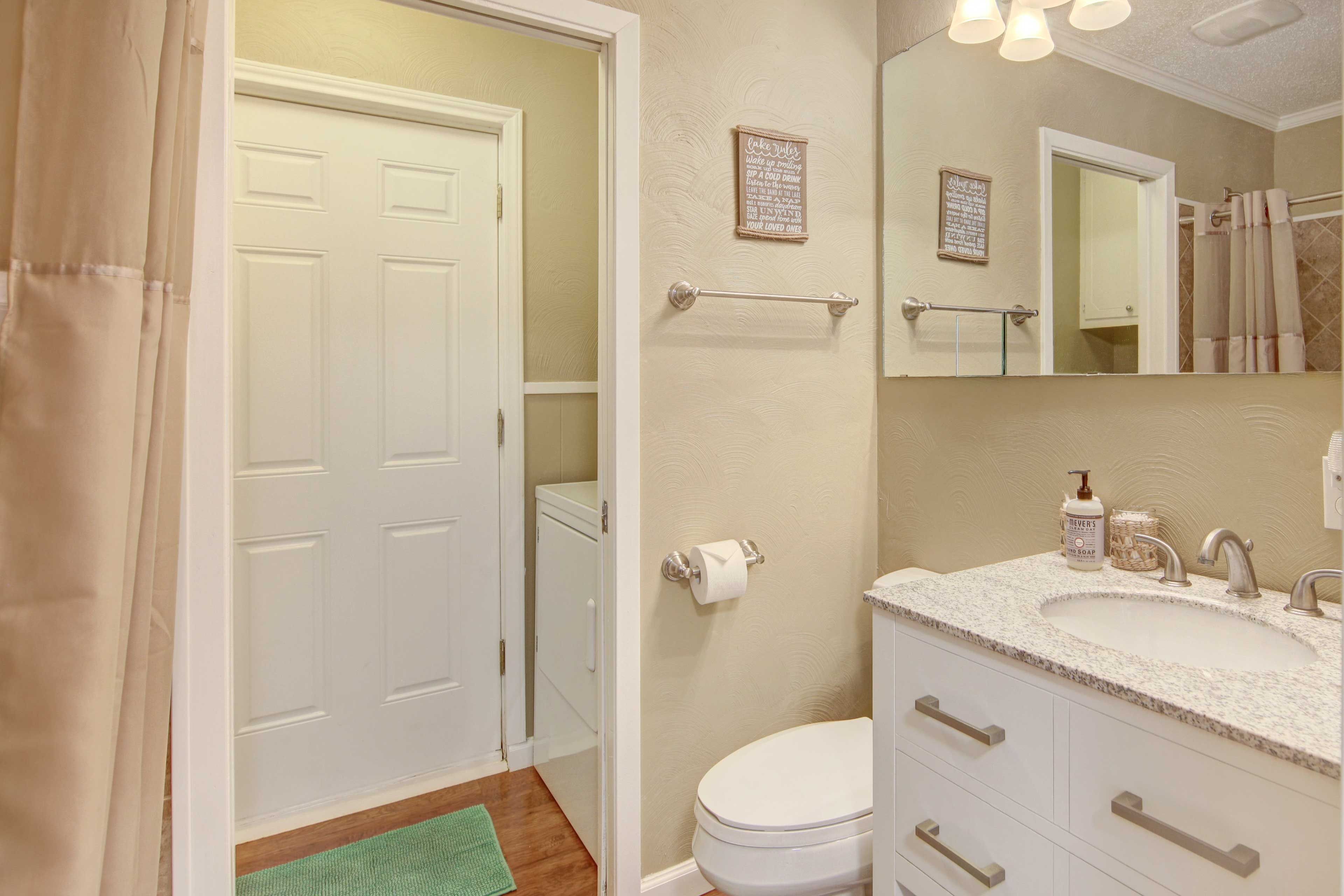 Bathroom | Washer & Dryer