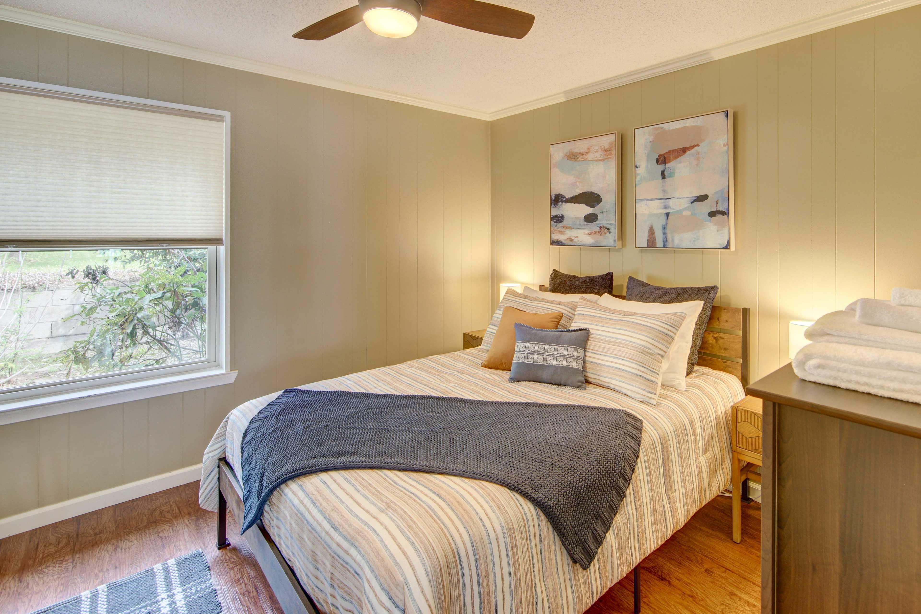 Bedroom 4 | Queen Bed