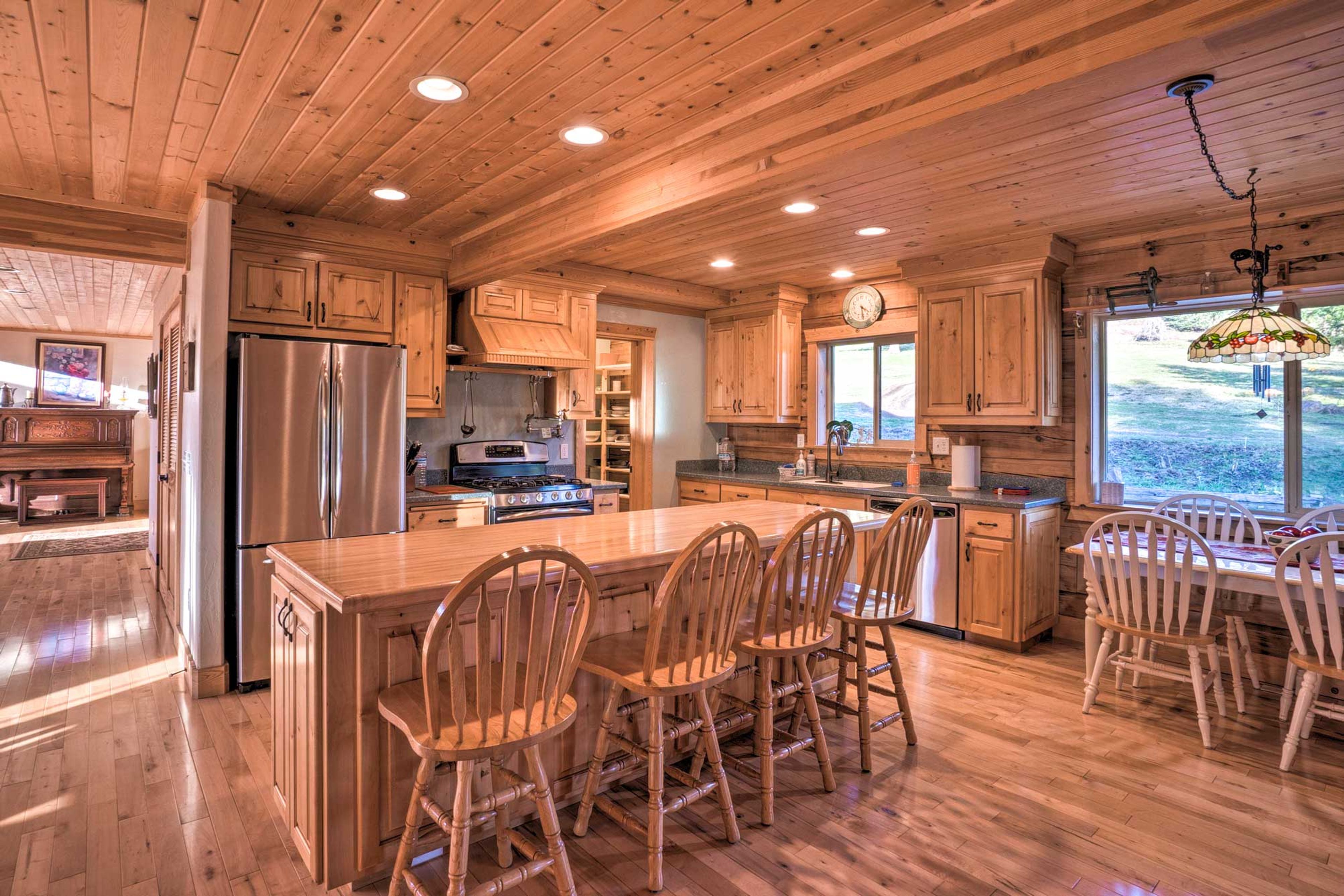 Kitchen | 1st Floor | Dishwasher | Coffee Maker | Cooking Basics | Air Fryer