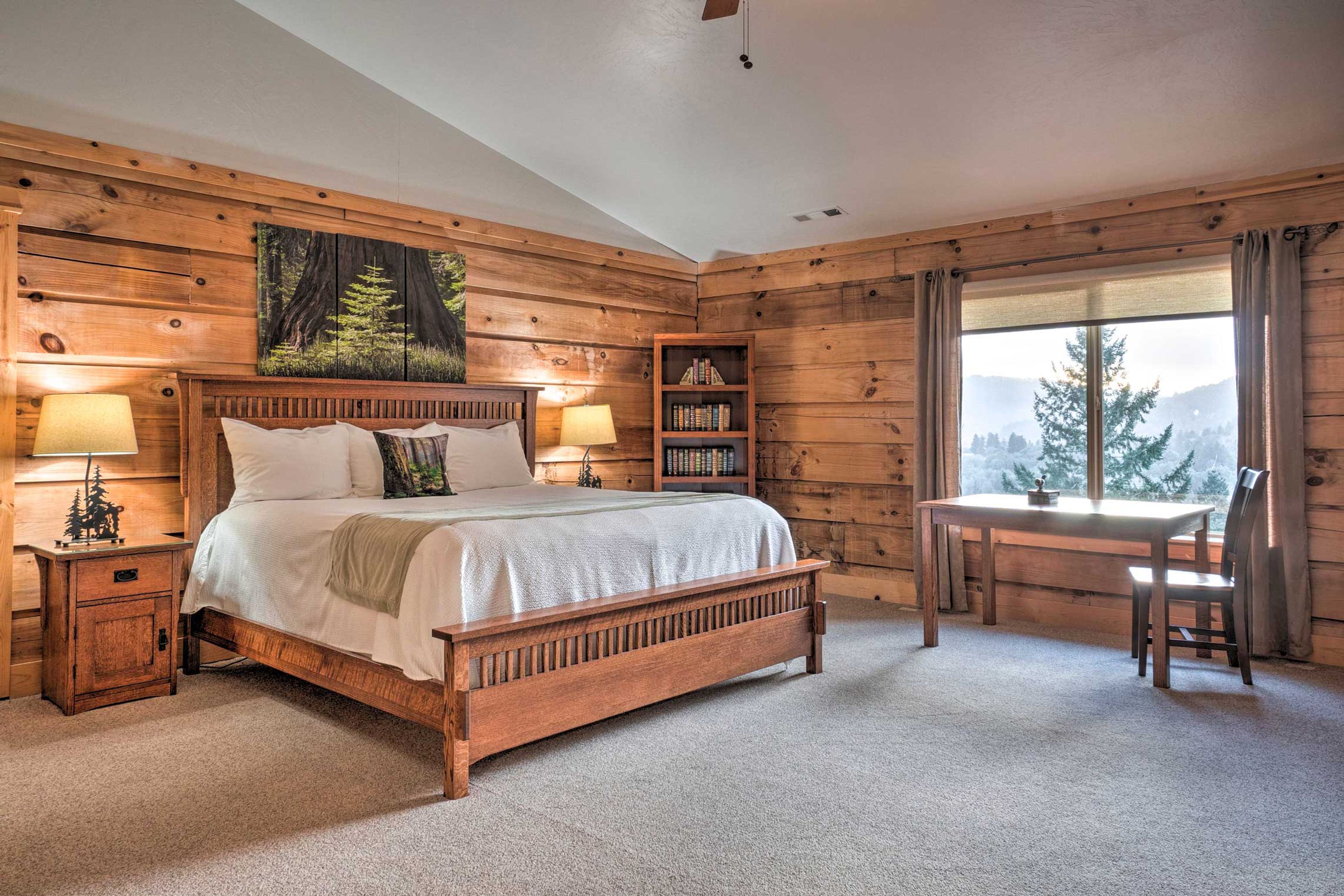 Bedroom 2 | 2nd Floor | King Bed | Twin Bed | Mountain View | Cable TV