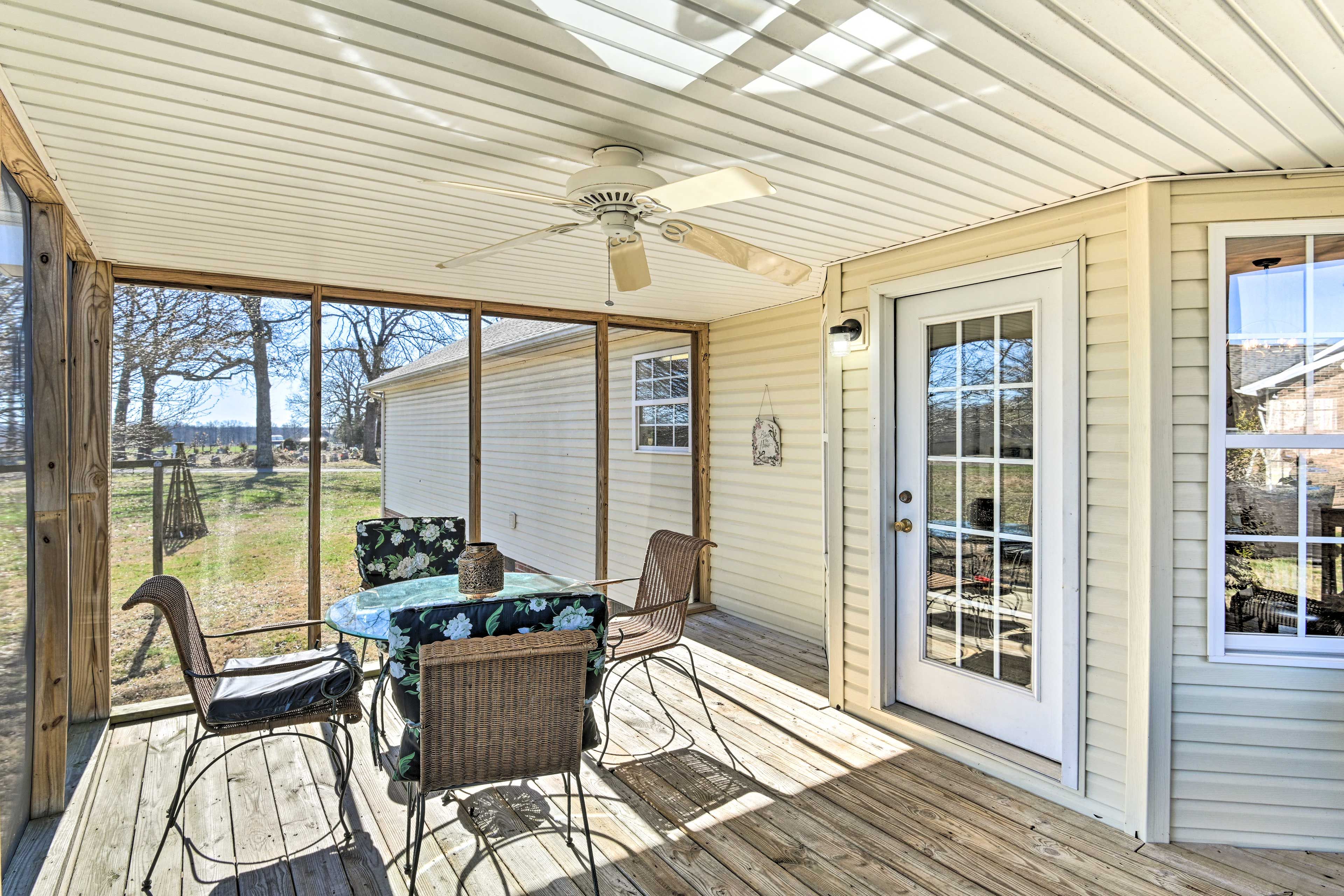 Screened-In Patio
