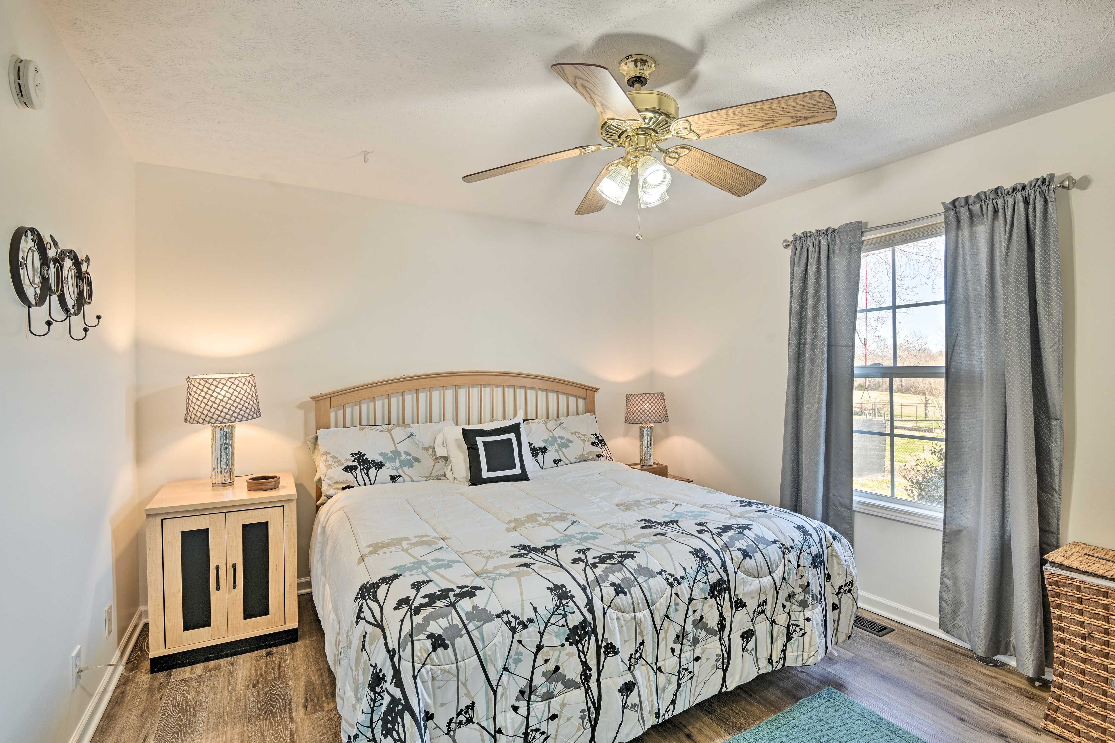 Bedroom 2 | King Bed