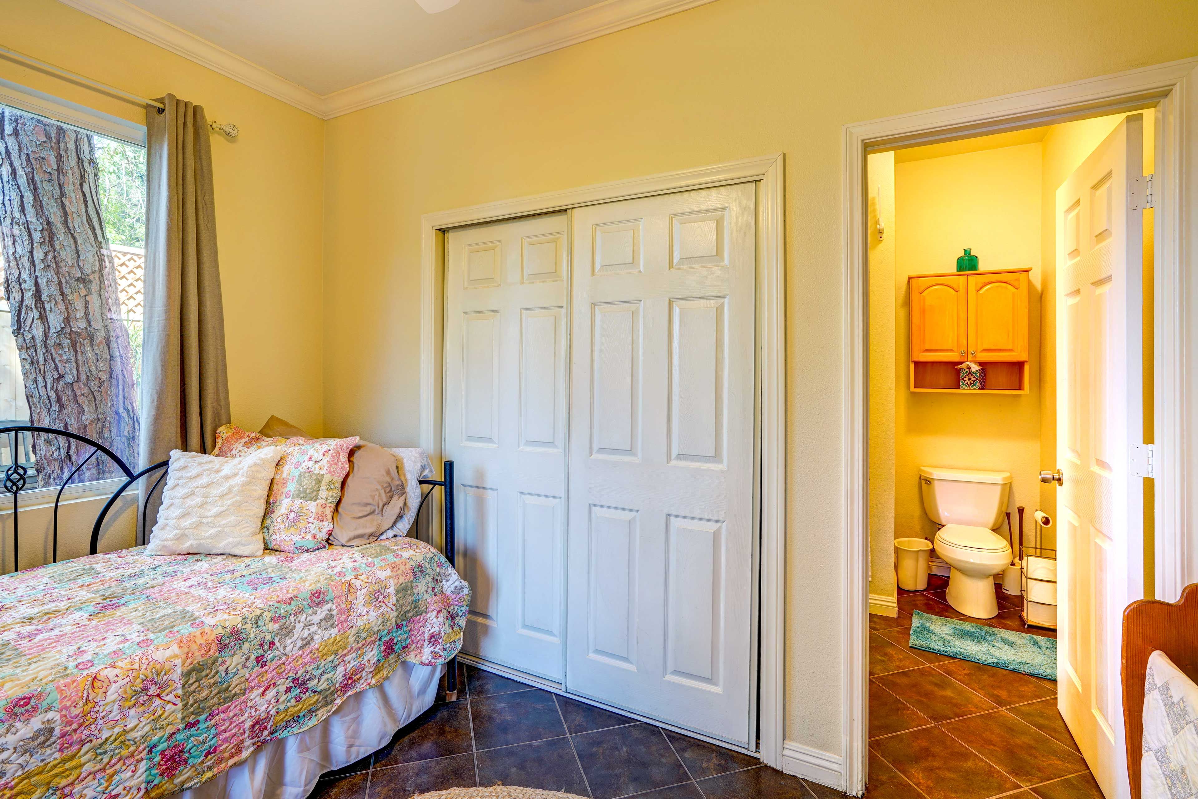 Full Bath | Towels Provided | Complimentary Toiletries