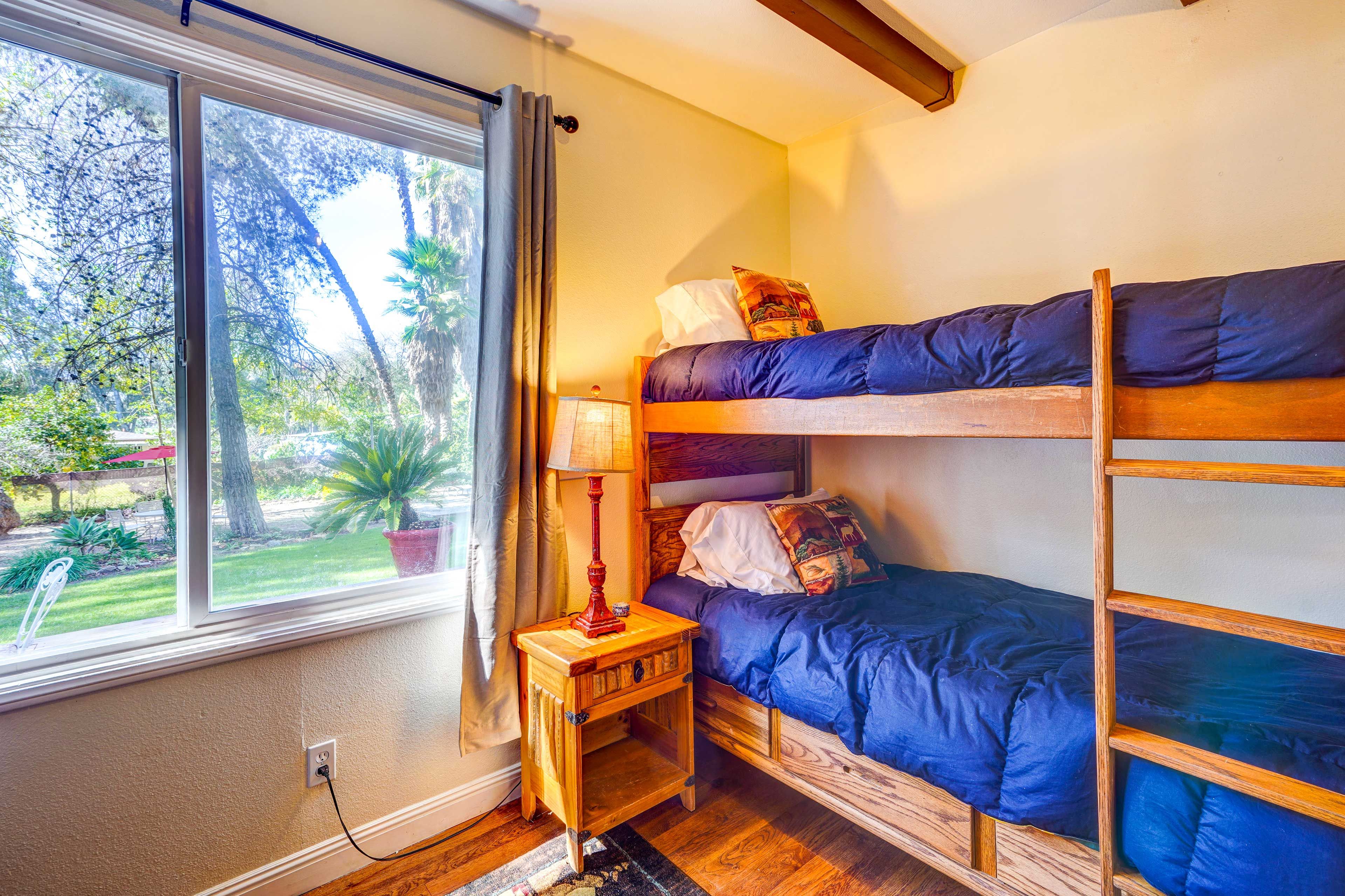 Bedroom 2 | Twin Bunk Bed