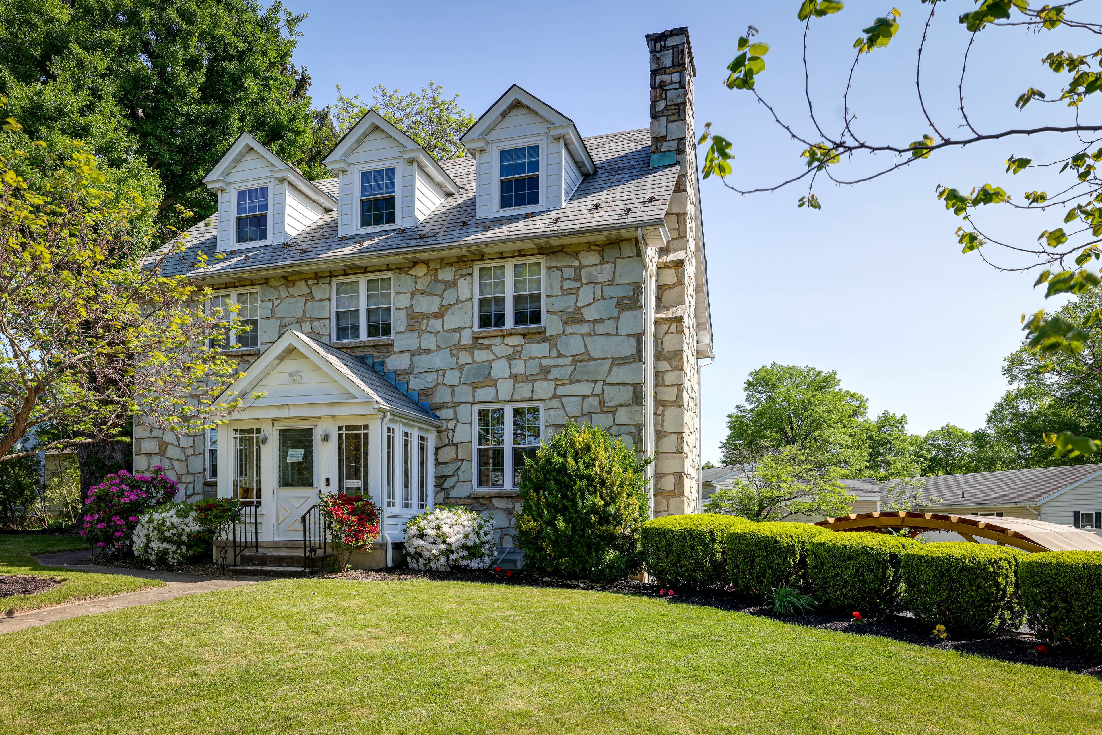 Quakertown Vacation Rental | 1BR | 1BA | Step-Free Access | 625 Sq Ft