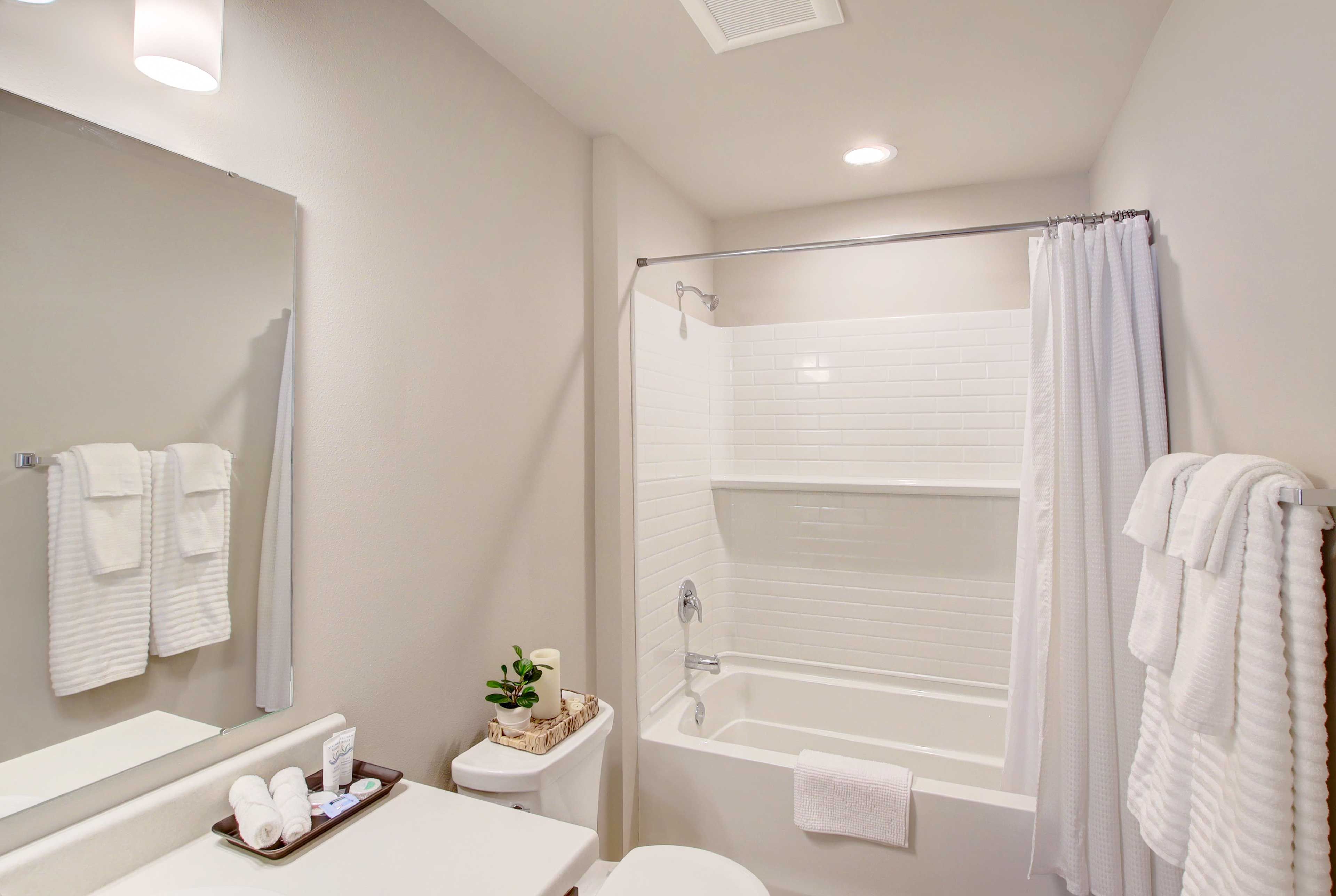 Full Bathroom | 2nd Floor