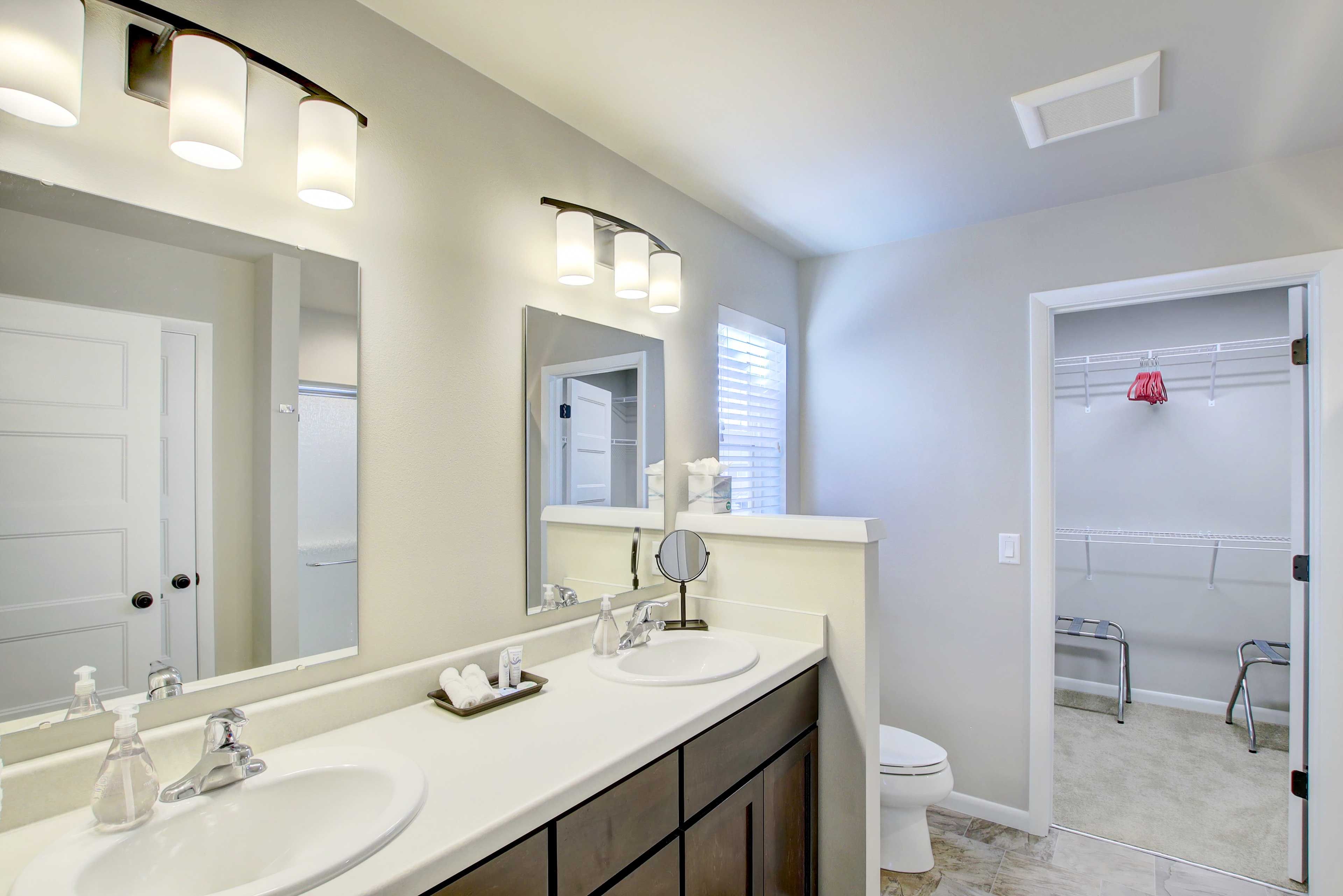 En-Suite Bathroom | 2nd Floor | Towels Provided | Hair Dryer