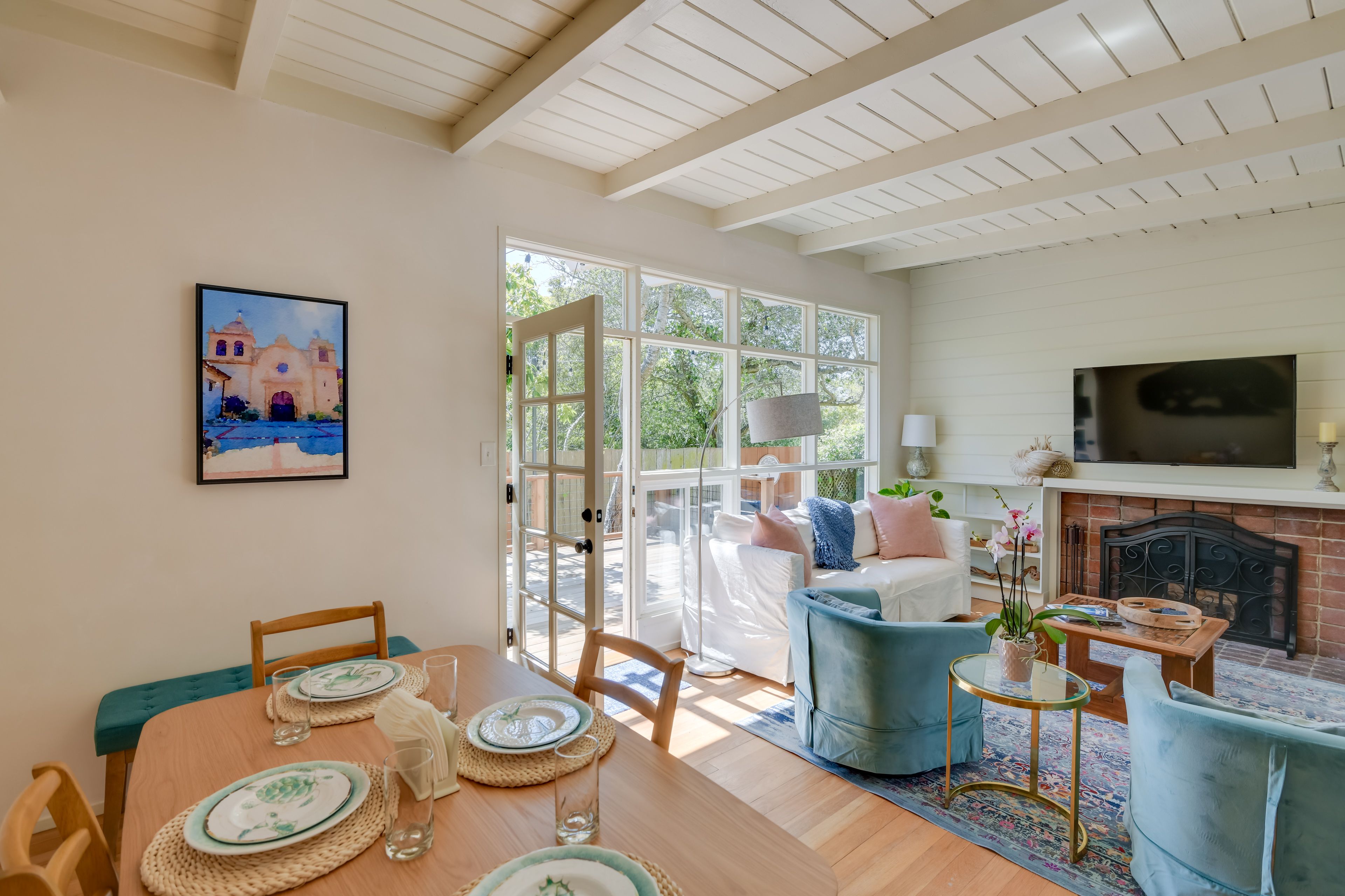 Dining Area | Dishware & Flatware