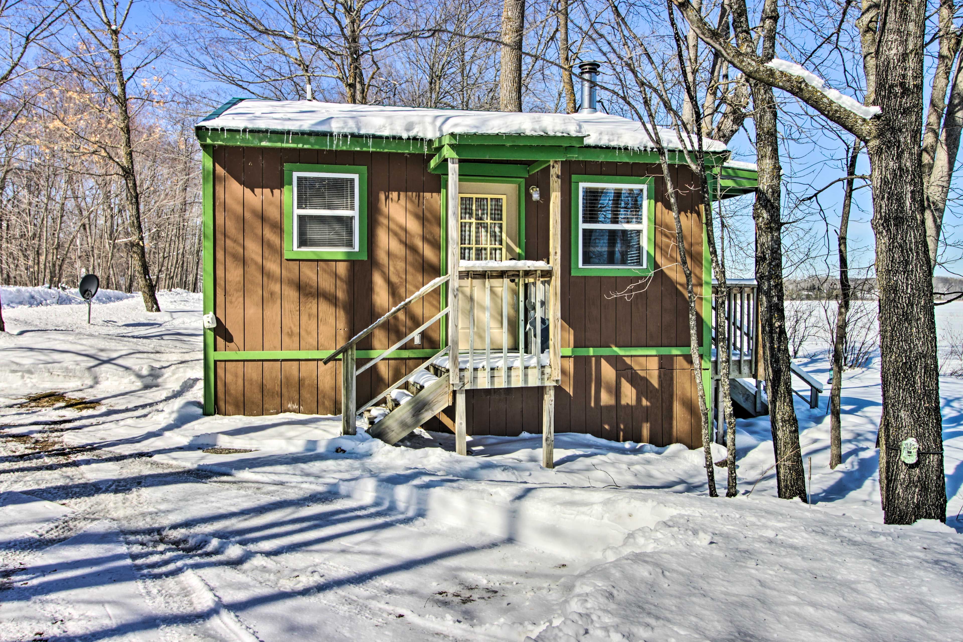 Remer Vacation Rental | 2BR | 1BA | Steps Required for Access | 480 Sq Ft