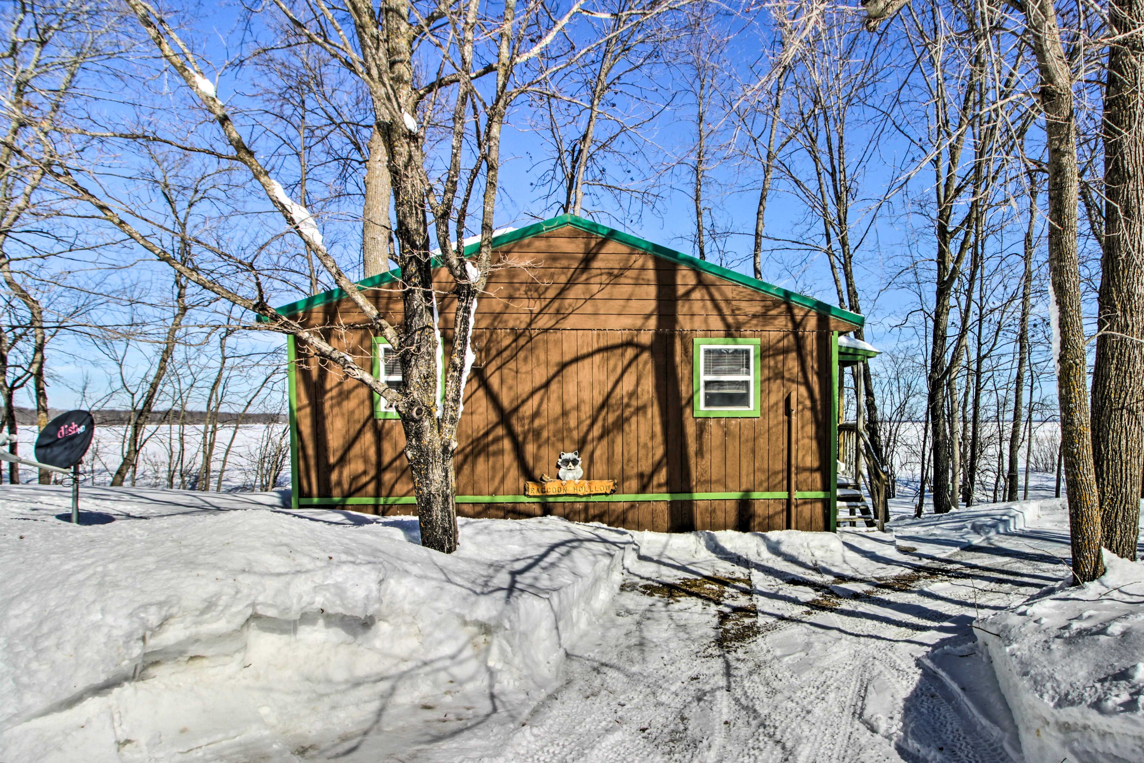 Parking | Driveway ( 3 Vehicles) | RV/Trailer Parking