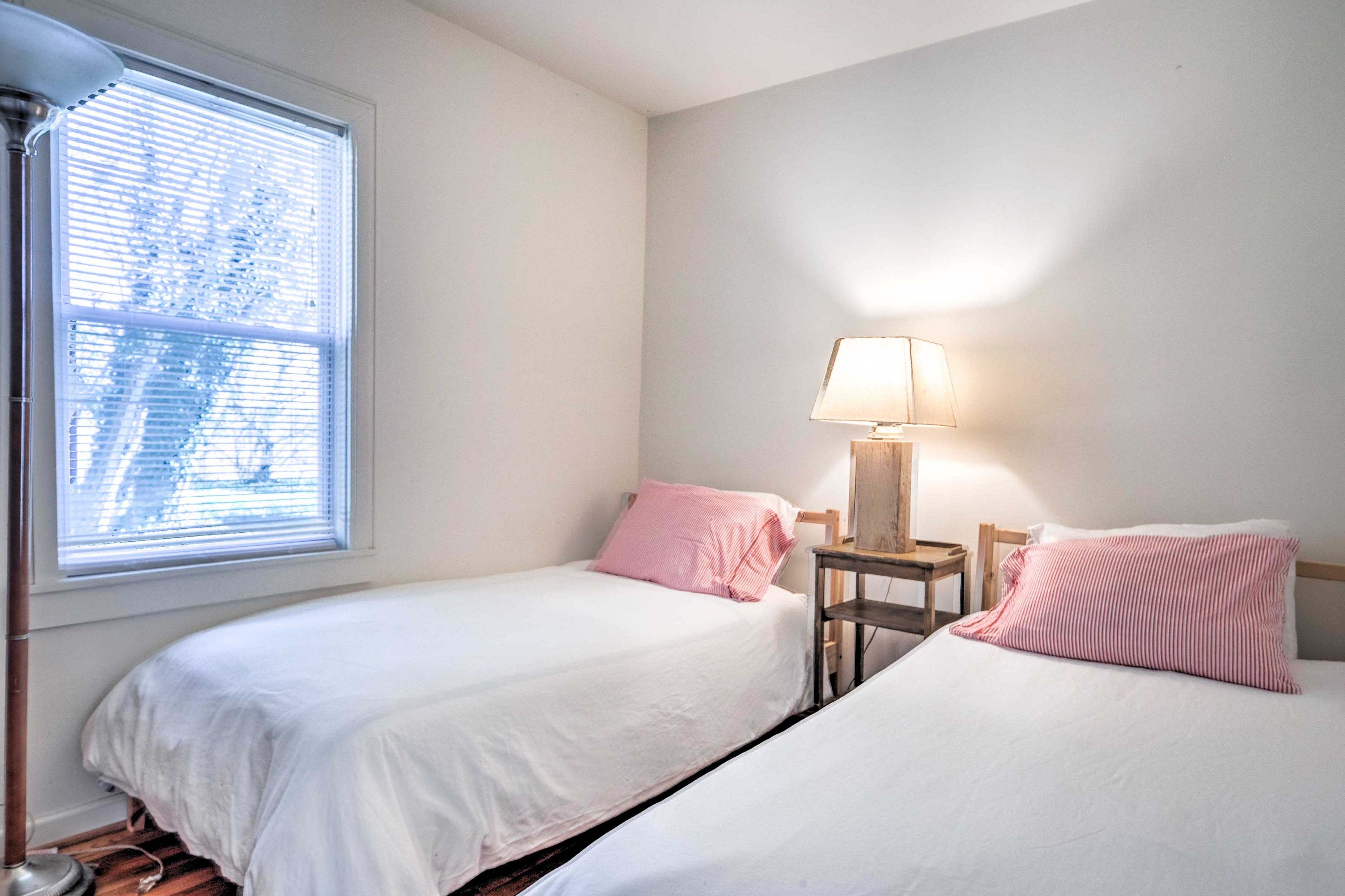 Bedroom 2 | 2 Twin Beds