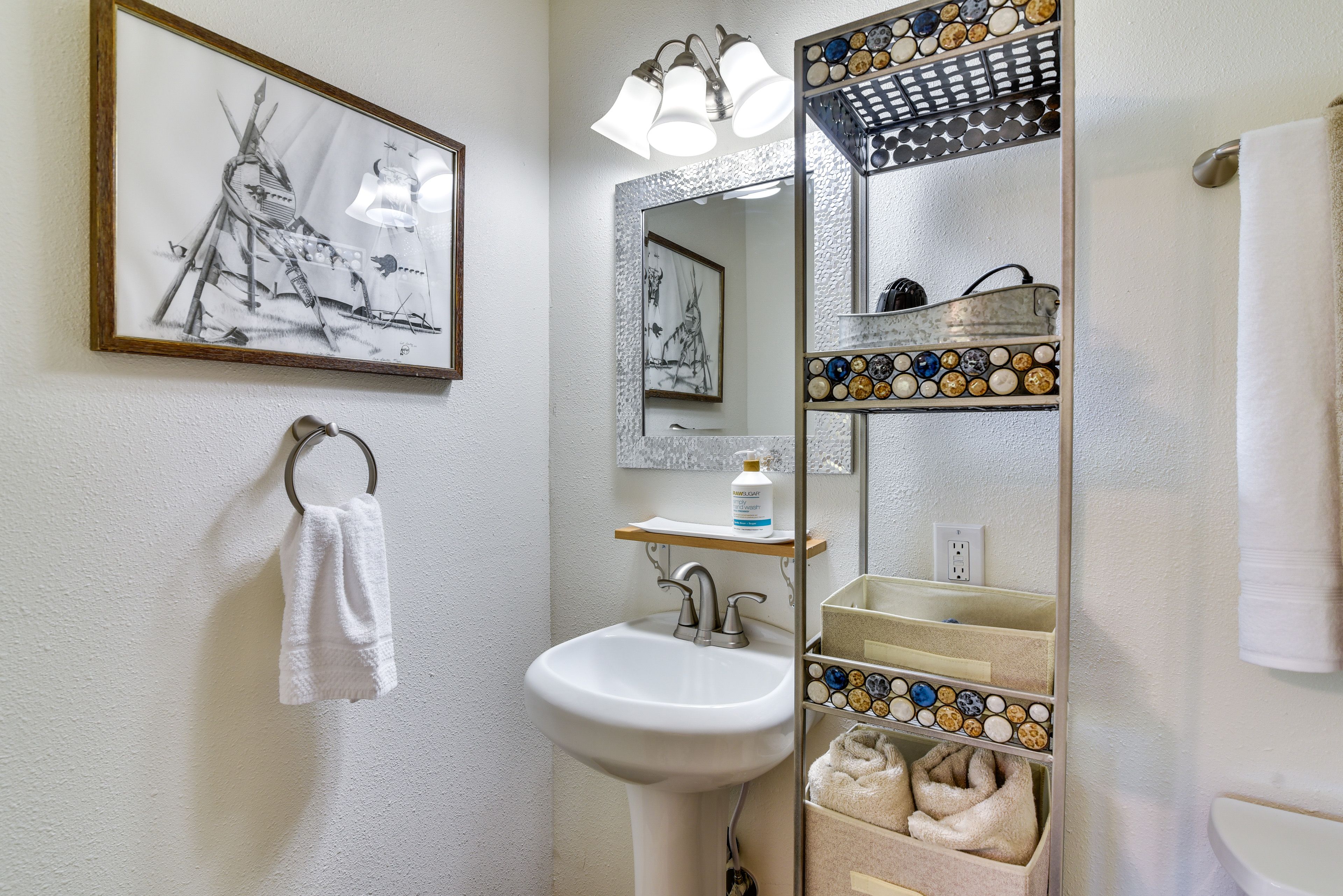 En-Suite Half Bathroom | Towels Provided
