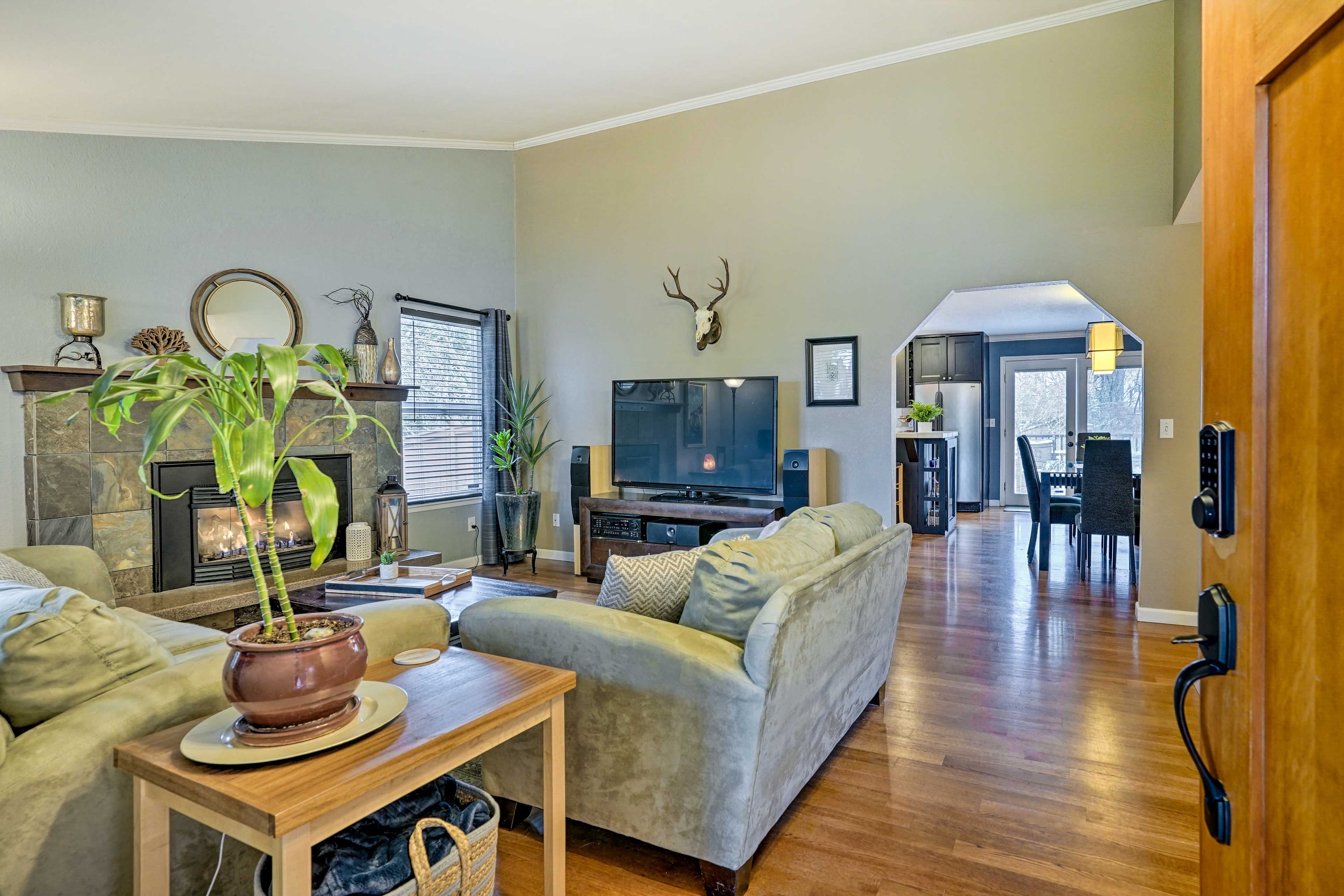 Living Room | Free Wifi