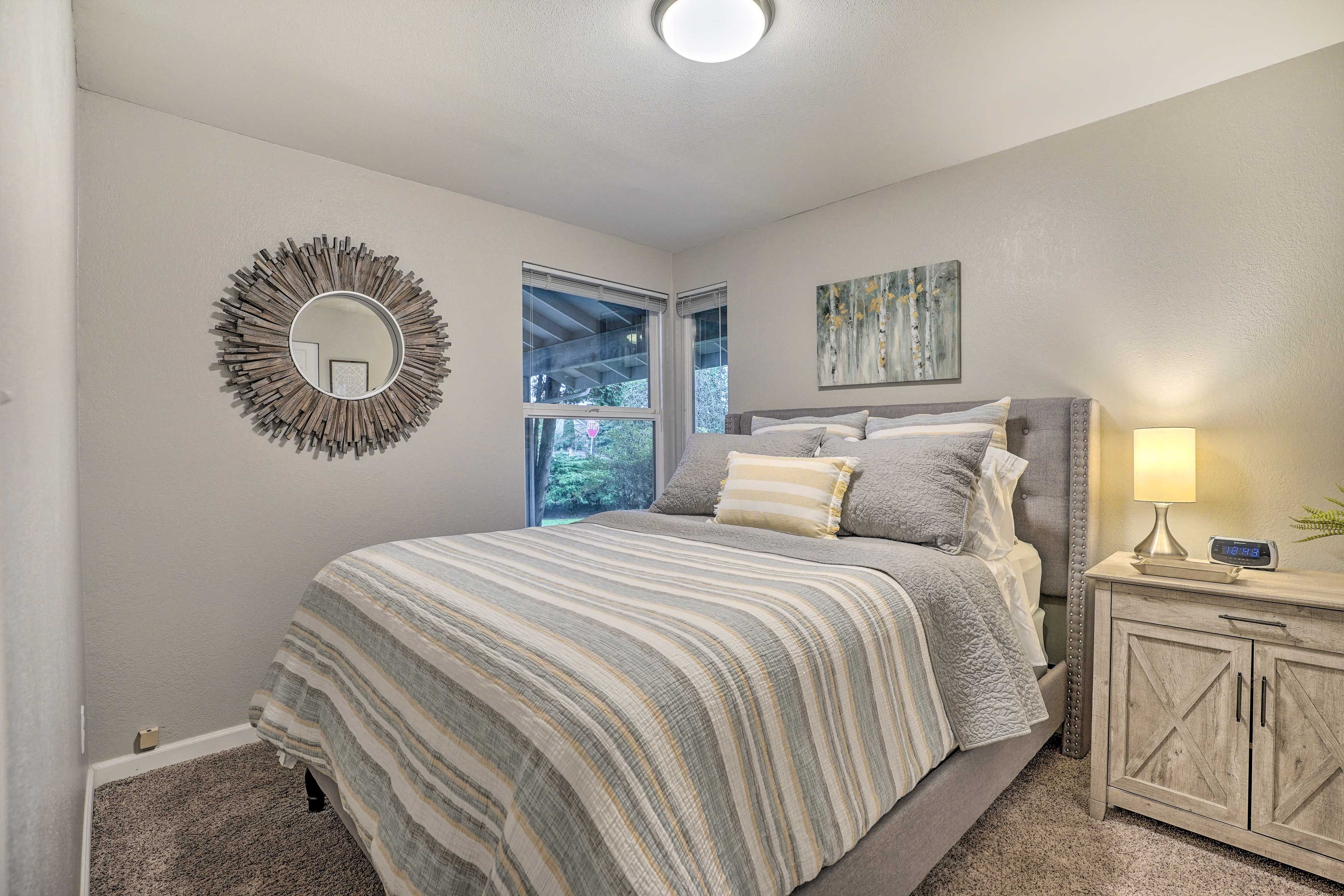 Bedroom 2 | Queen Bed