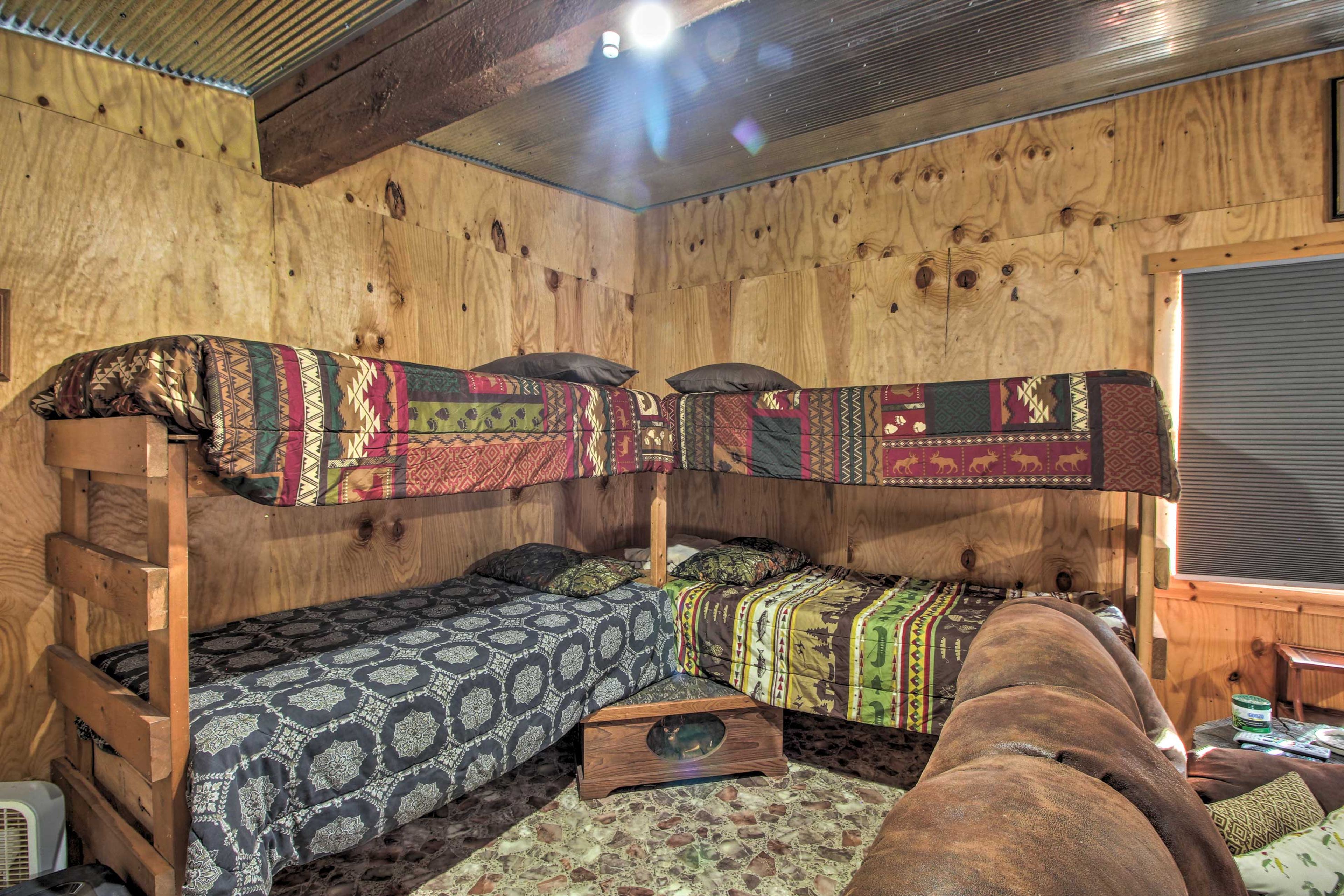 Studio | 2 Twin Bunk Beds | Linens Provided