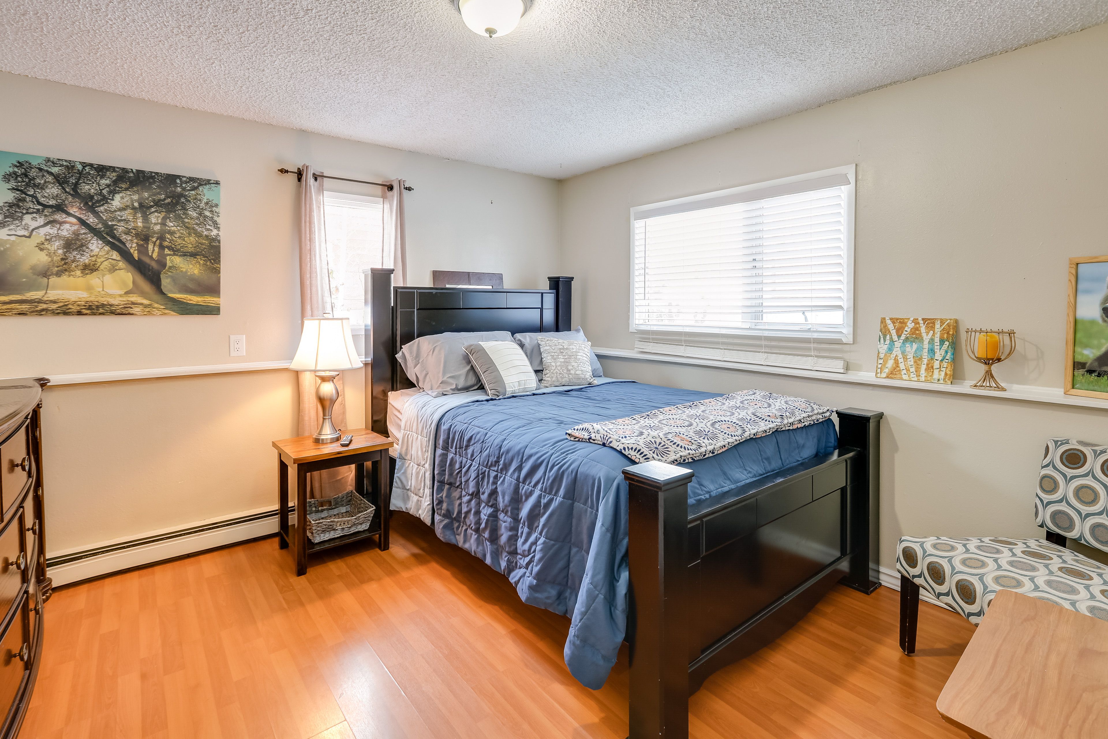 Bedroom 1 | Queen Bed