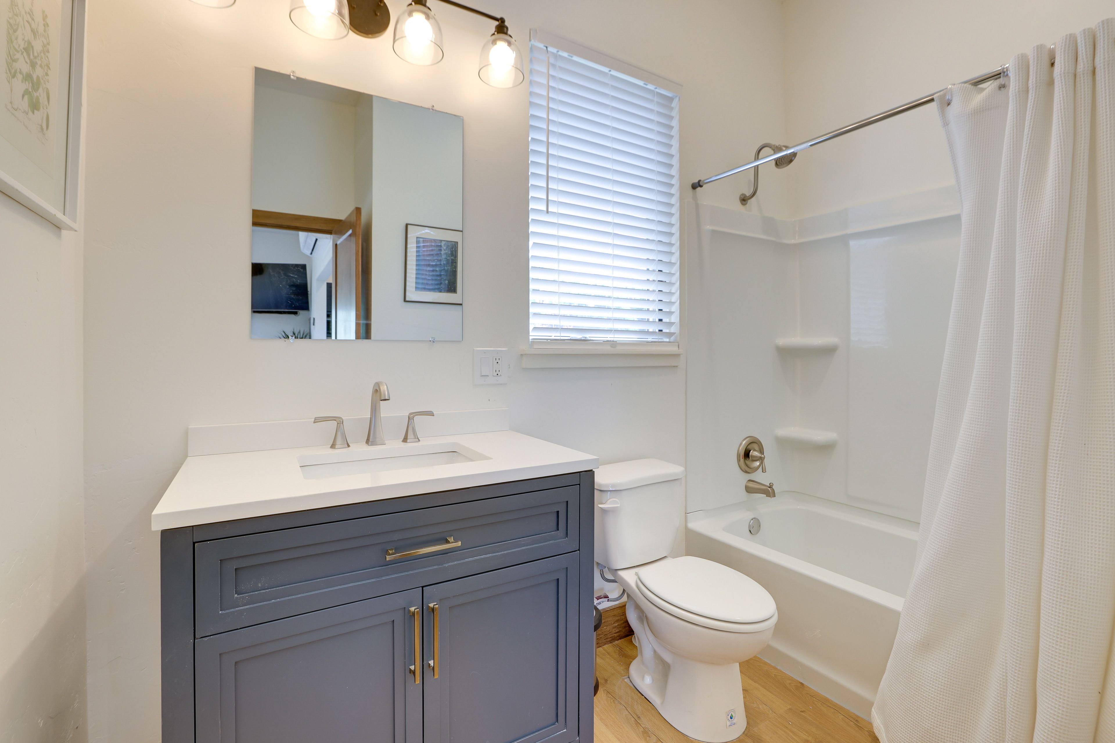 Full Bathroom