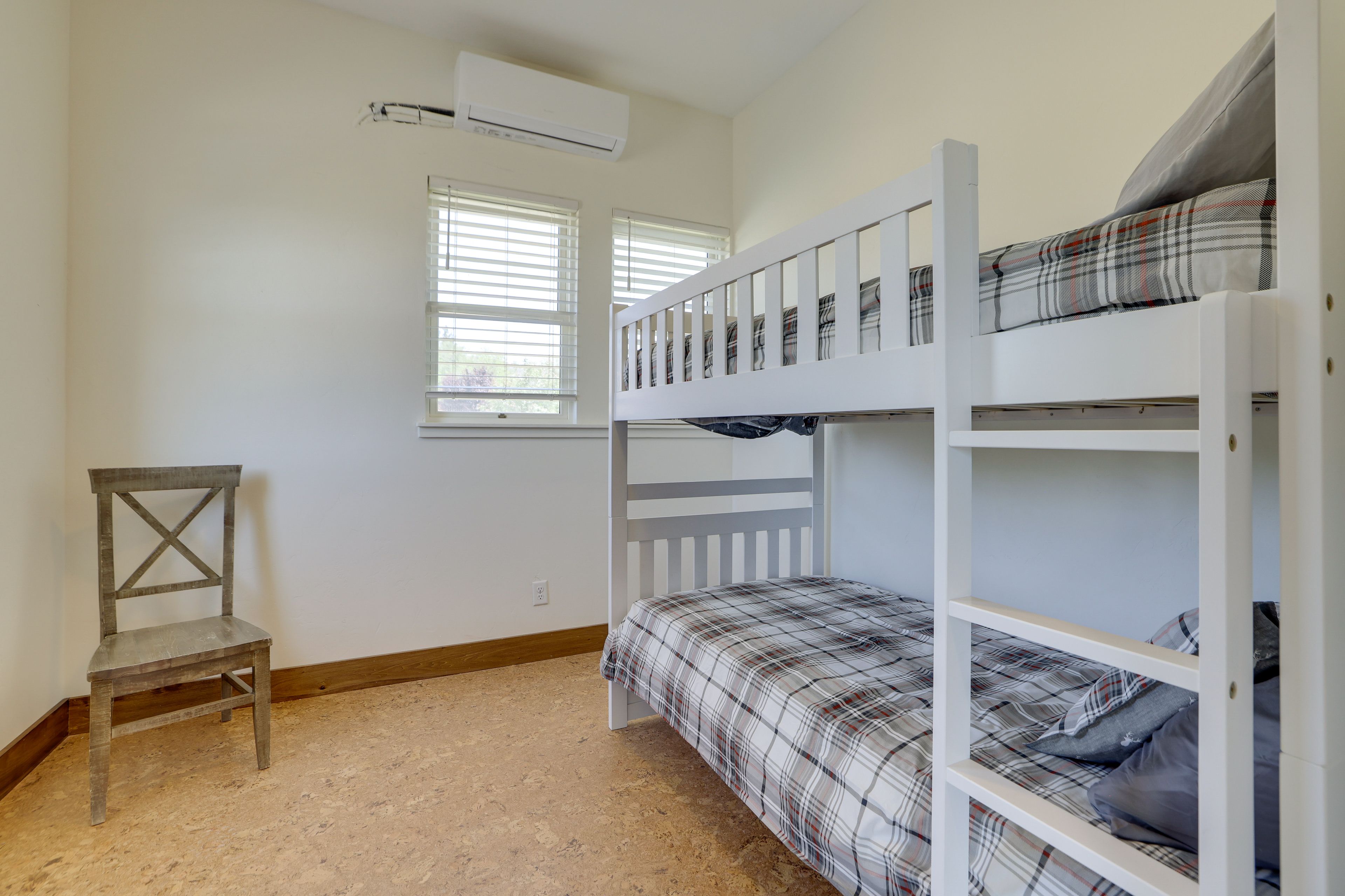 Bedroom 2 | Twin Bunk Bed