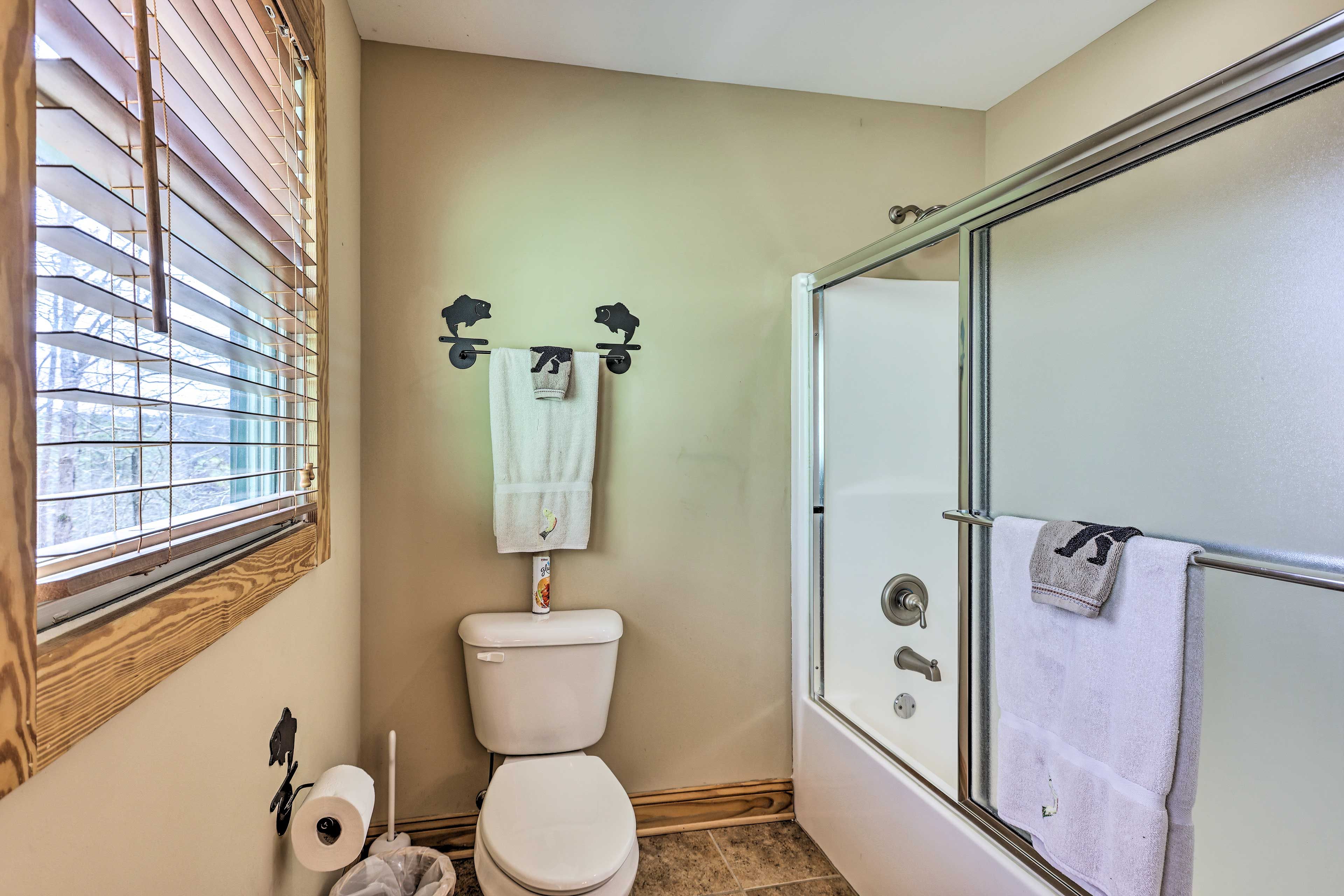 Full Bathroom | 2nd Floor