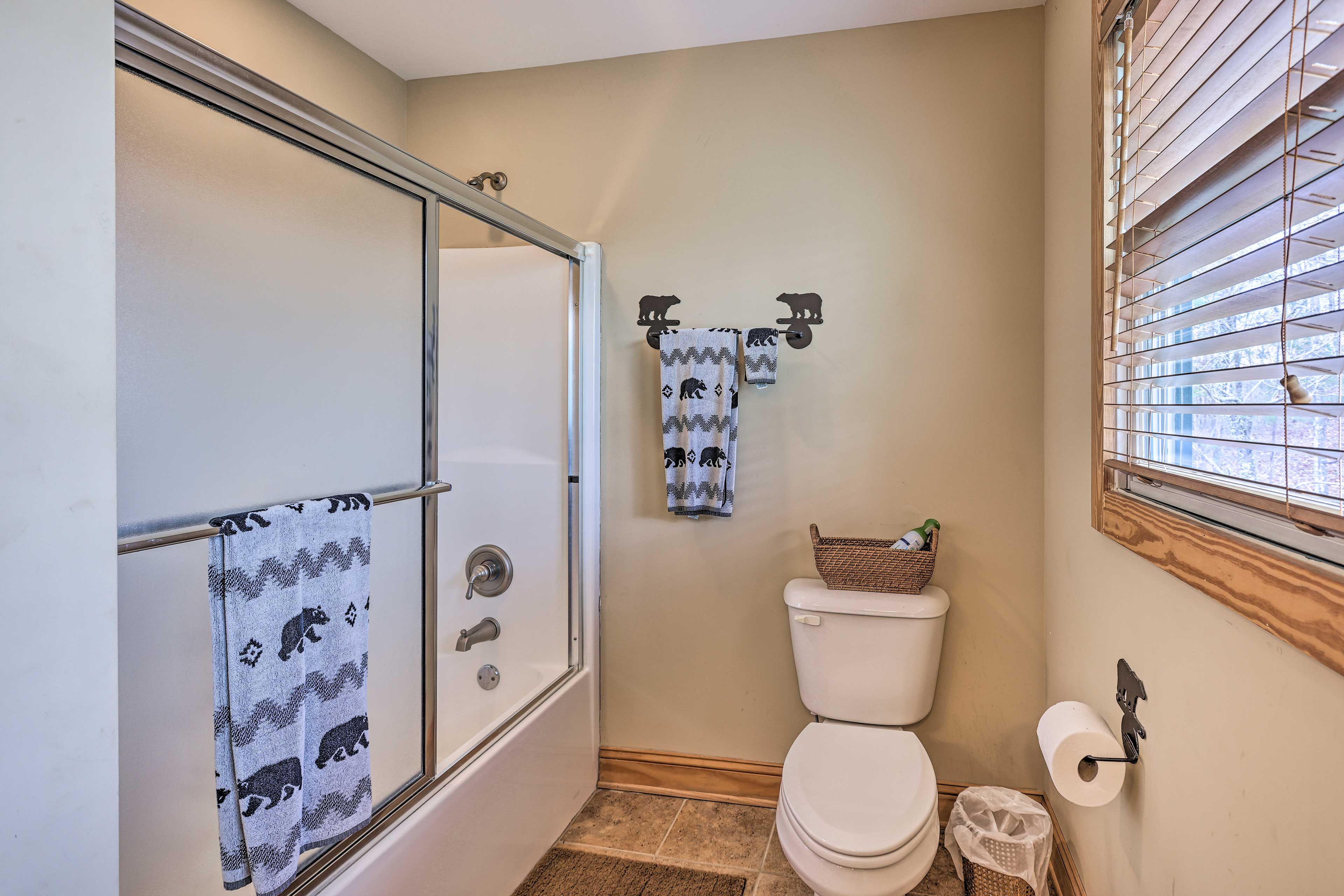 En-Suite Bathroom | 2nd Floor