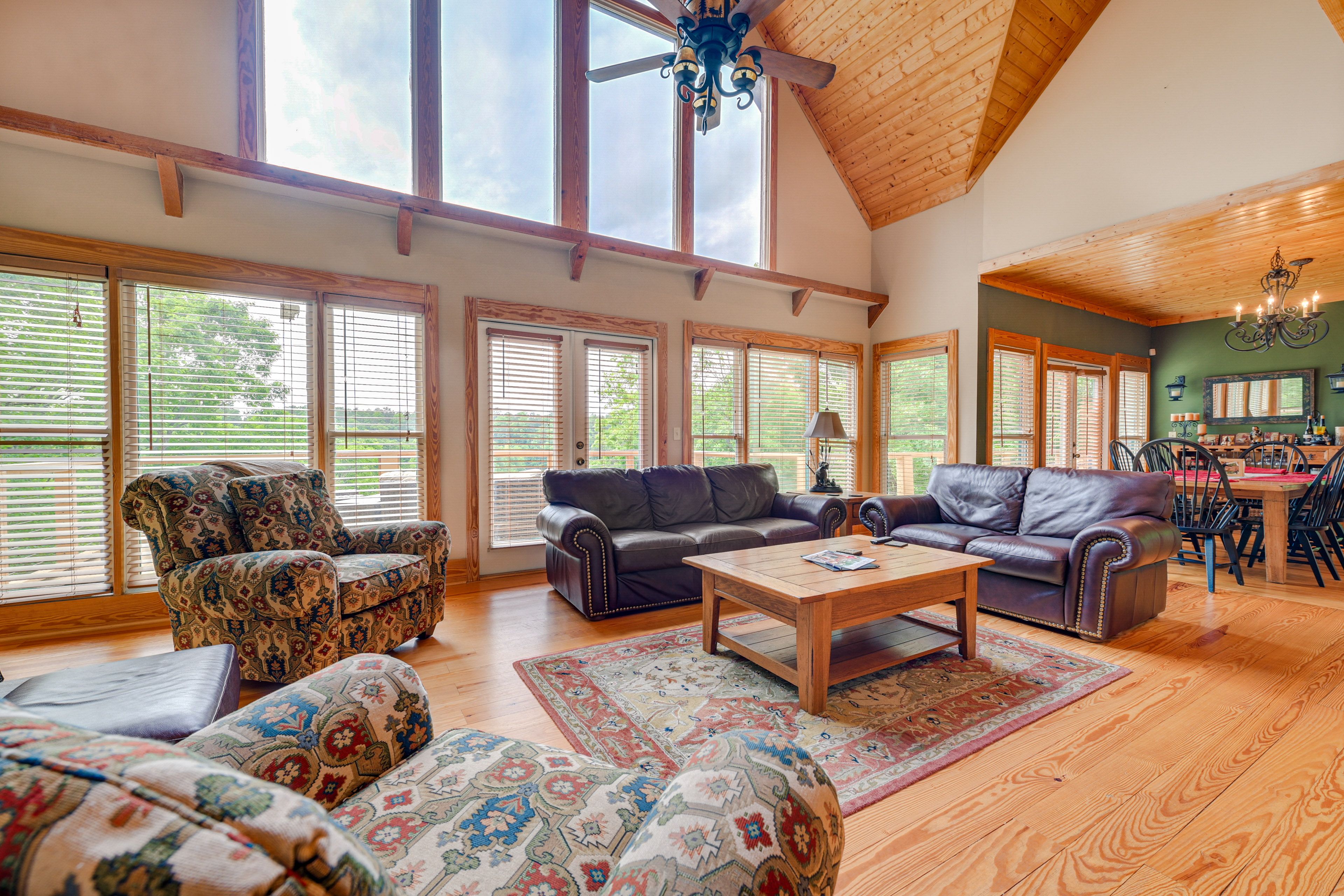 Living Room | Free WiFi | Central A/C | 1st Floor
