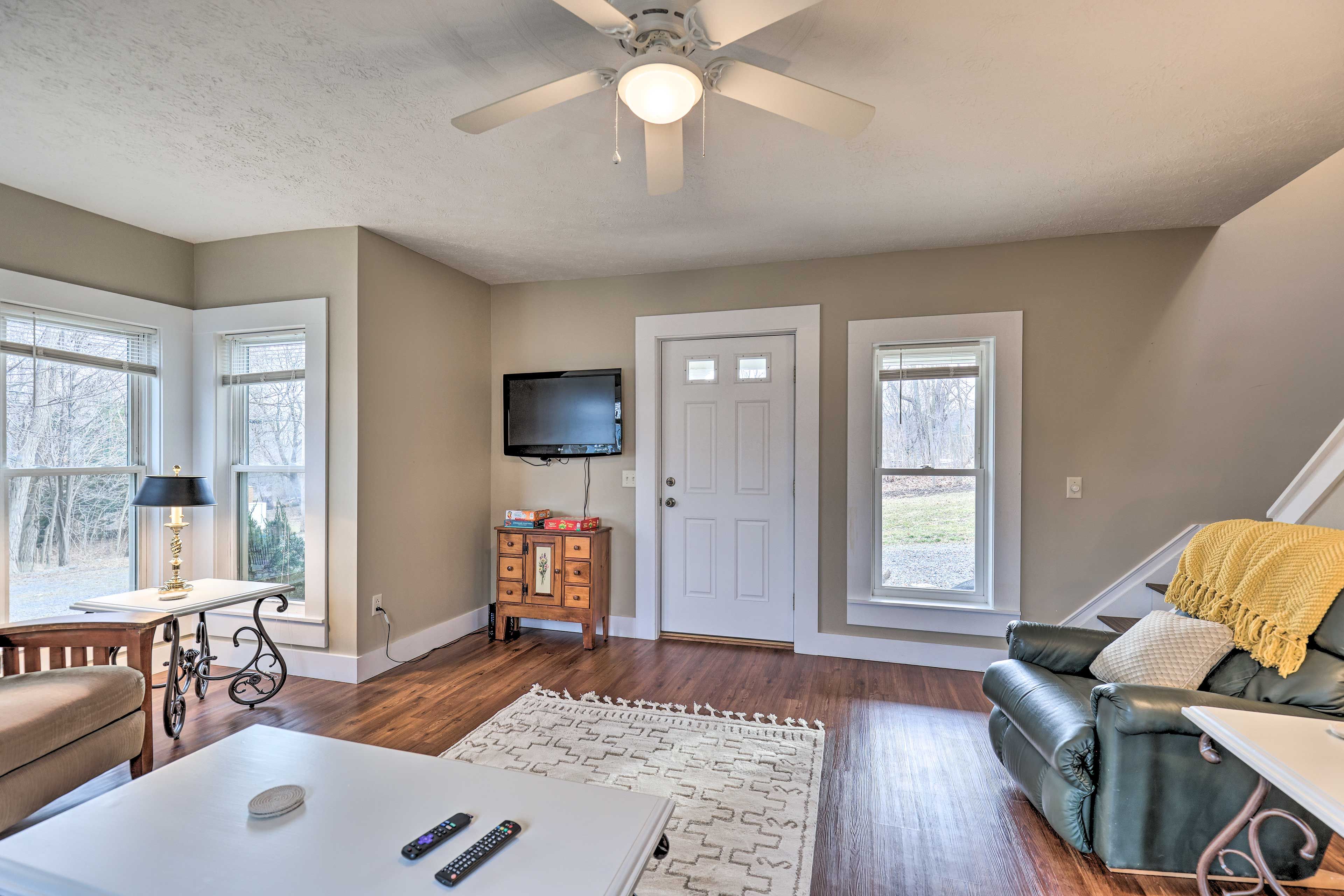 Living Room | Smart TV | Window A/C Units | Heated Floors | Full Sleeper Sofa